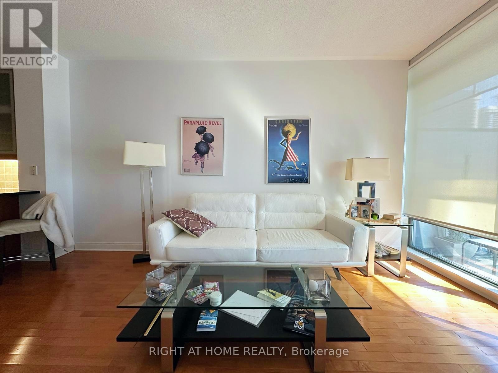 1904 - 18 Yorkville Avenue, Toronto, Ontario  M4W 3Y8 - Photo 3 - C12523514