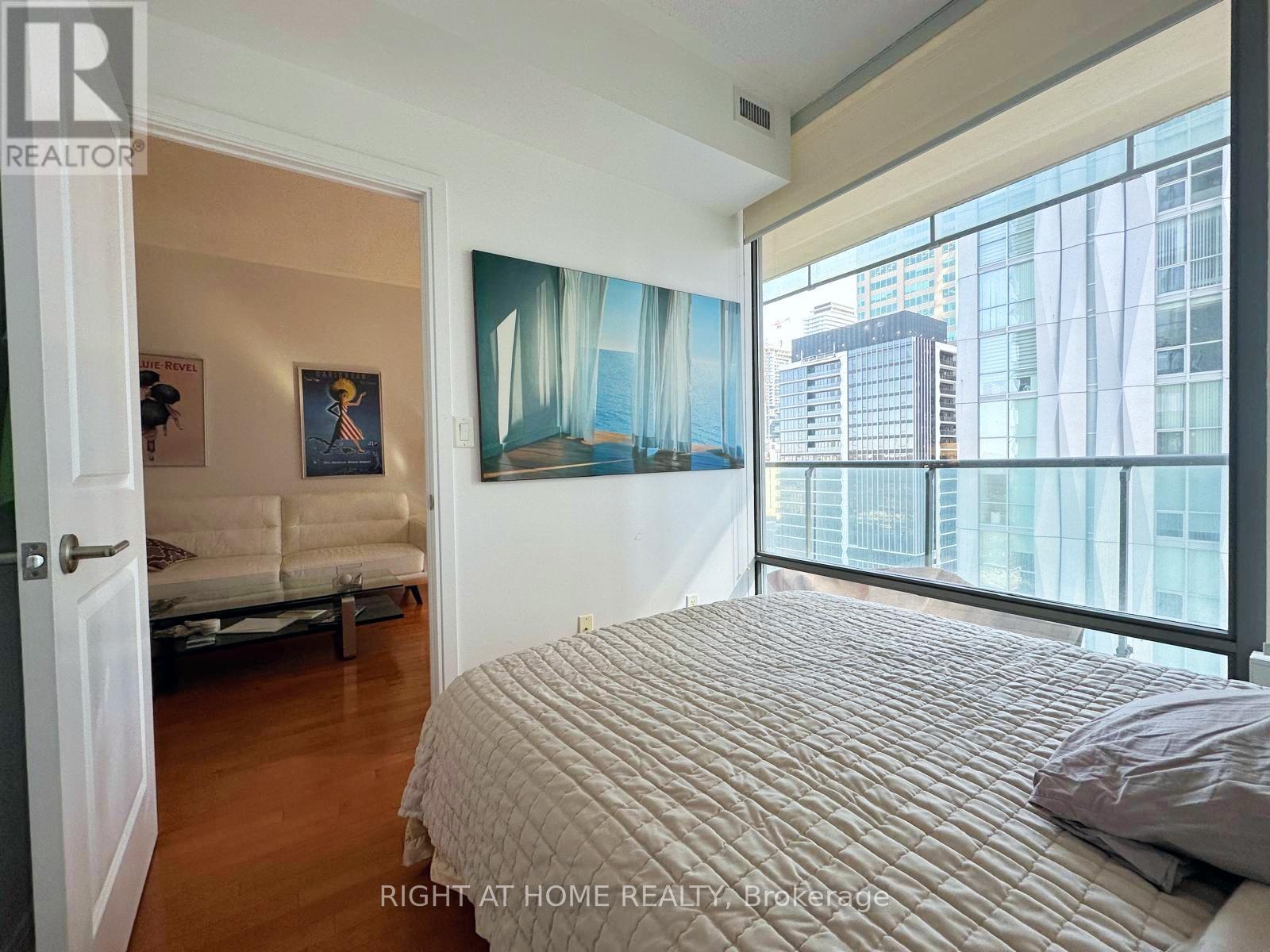 1904 - 18 Yorkville Avenue, Toronto, Ontario  M4W 3Y8 - Photo 6 - C12523514