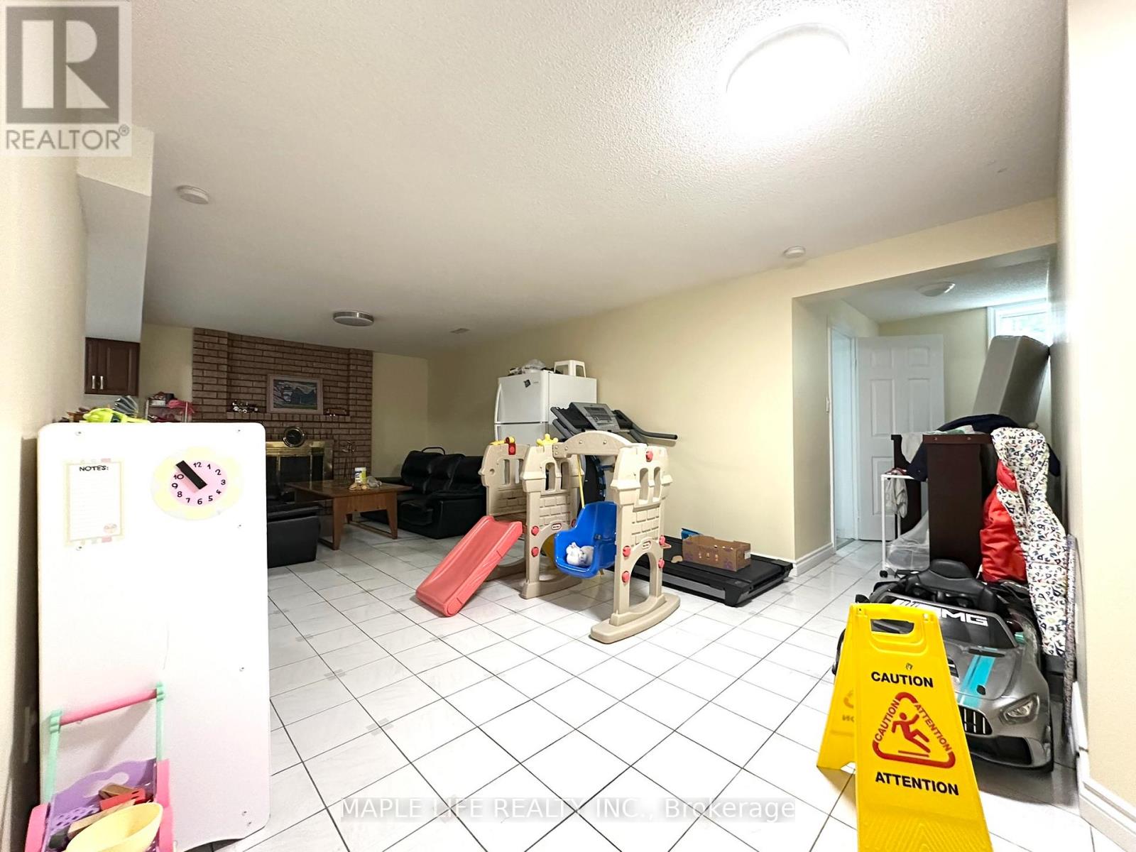 Bsmt - 68 Wedgewood Drive, Toronto, Ontario  M2M 2H5 - Photo 4 - C12523520