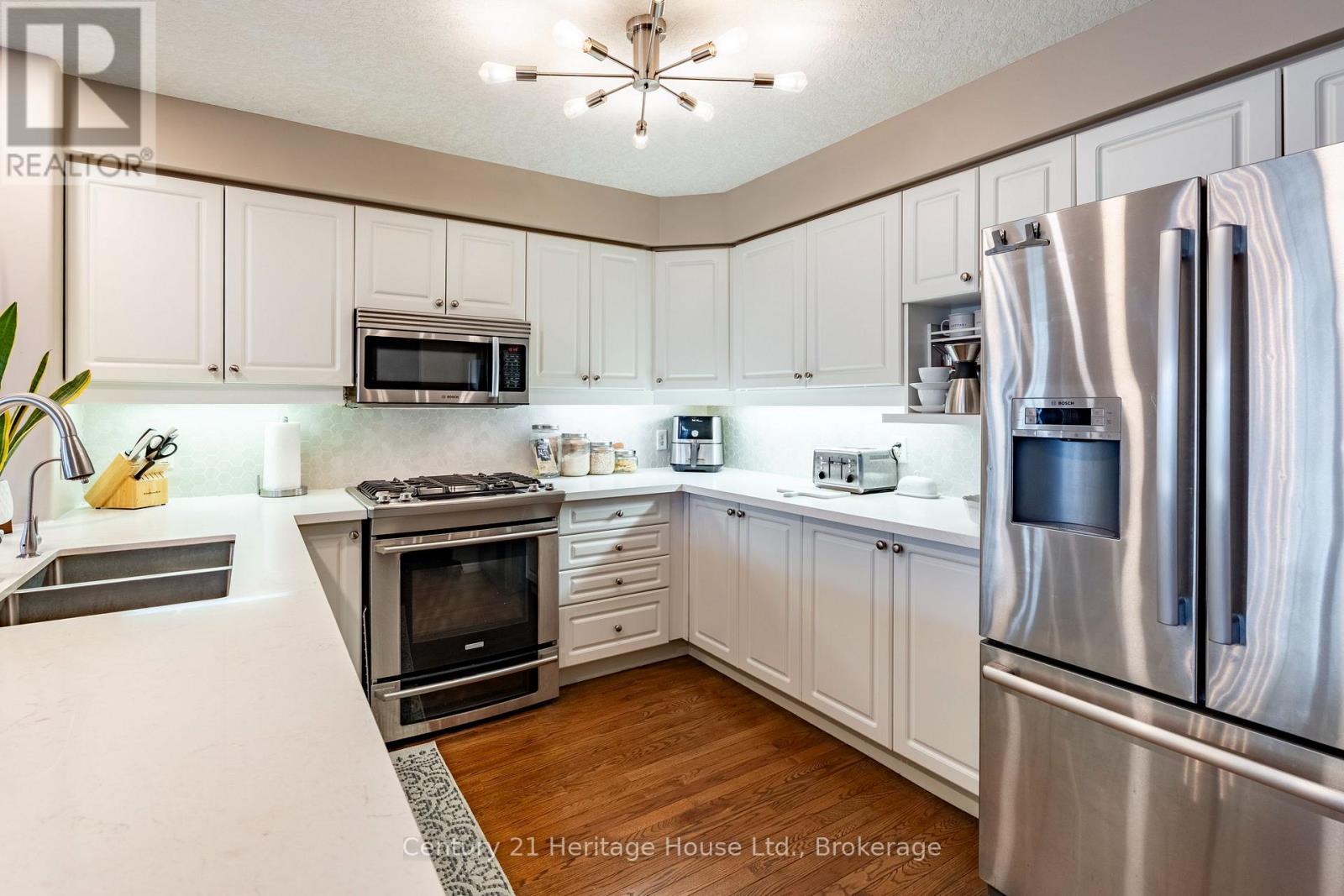 6 - 460 Woolwich Street, Waterloo, Ontario  N2K 4G8 - Photo 14 - X12523602