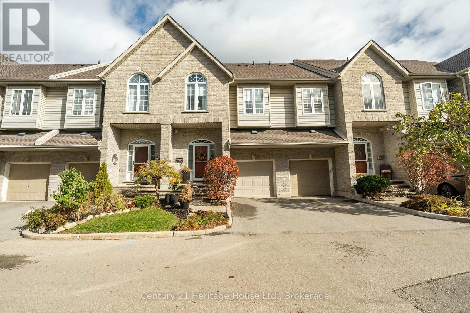 6 - 460 Woolwich Street, Waterloo, Ontario  N2K 4G8 - Photo 2 - X12523602