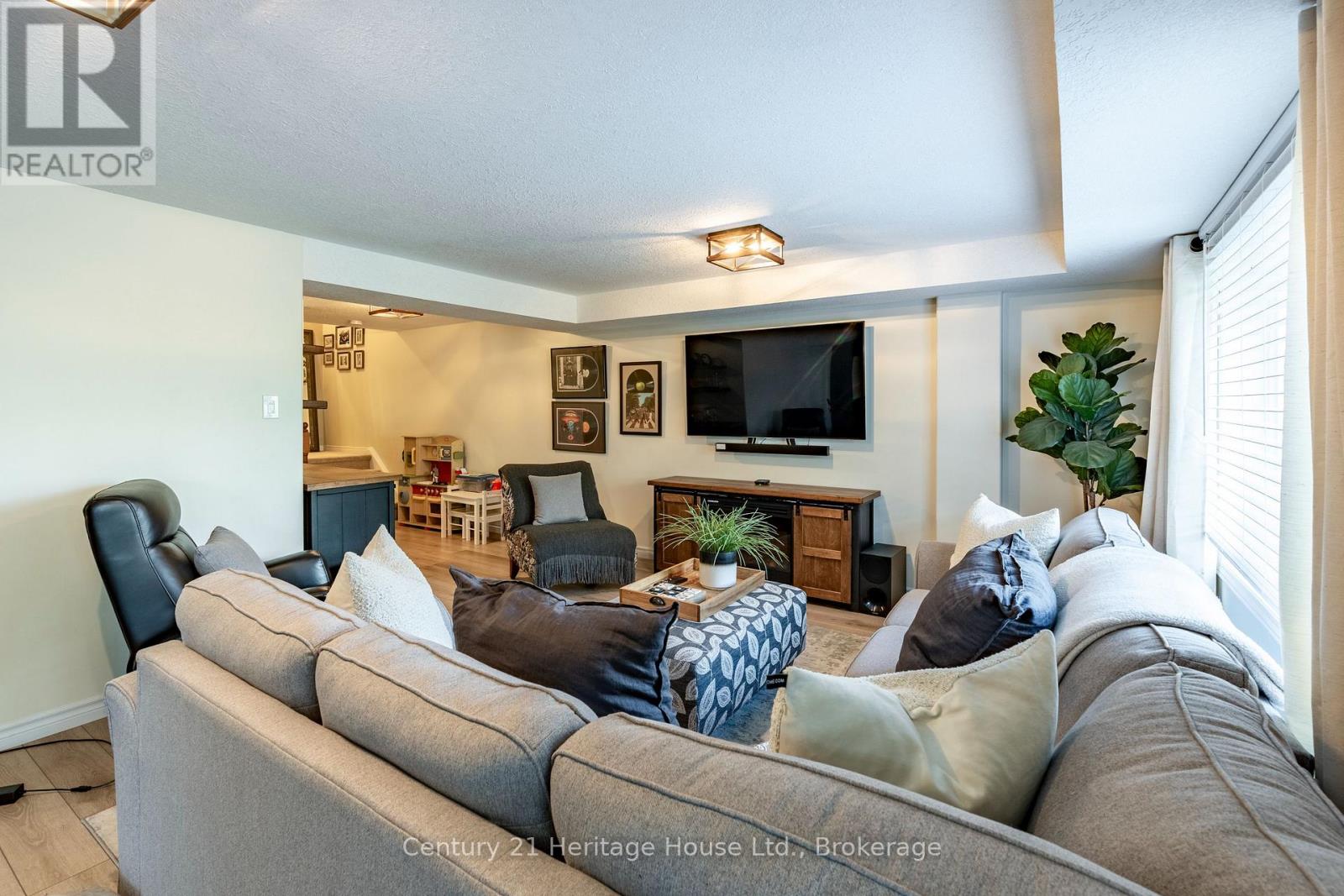 6 - 460 Woolwich Street, Waterloo, Ontario  N2K 4G8 - Photo 34 - X12523602