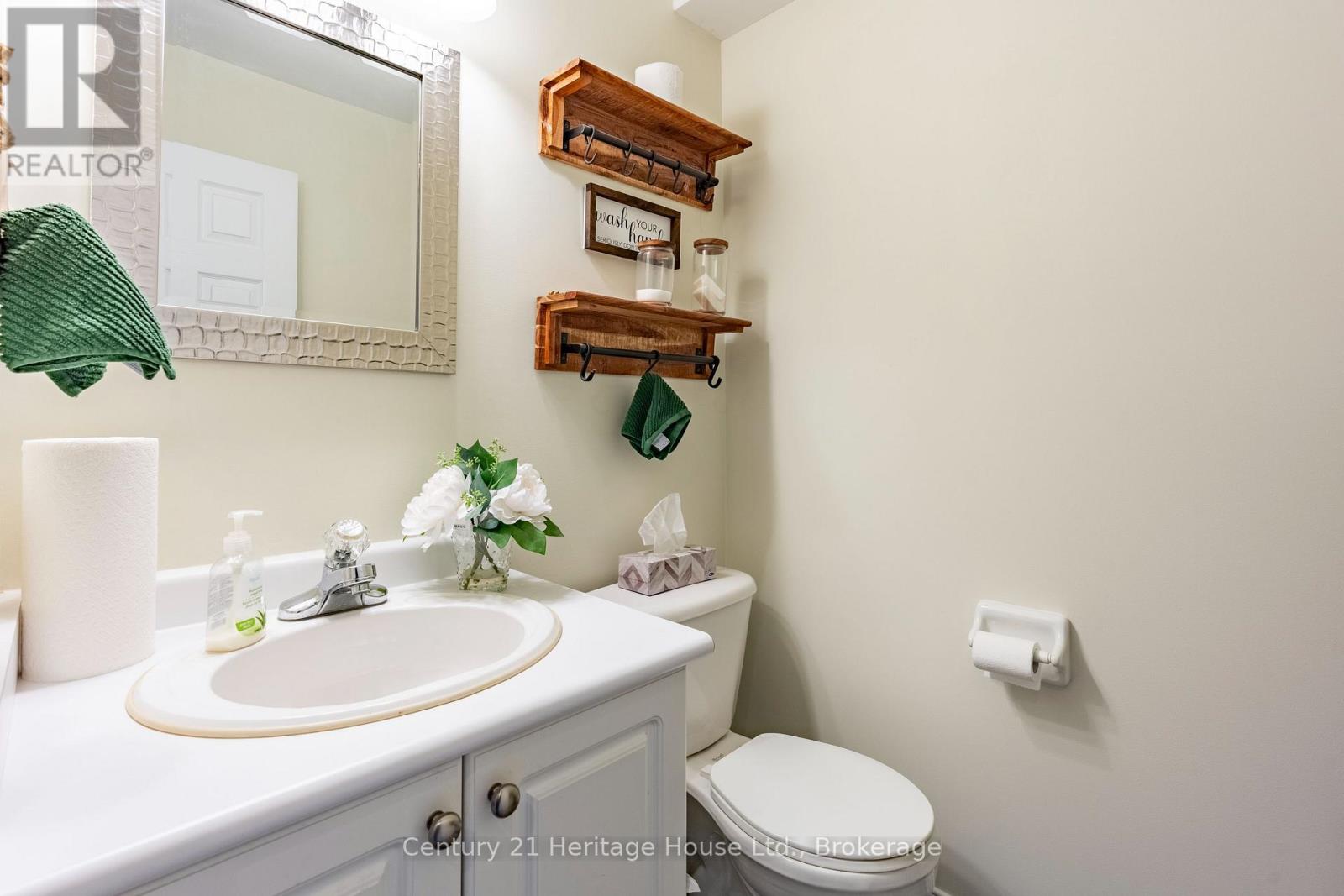 6 - 460 Woolwich Street, Waterloo, Ontario  N2K 4G8 - Photo 6 - X12523602