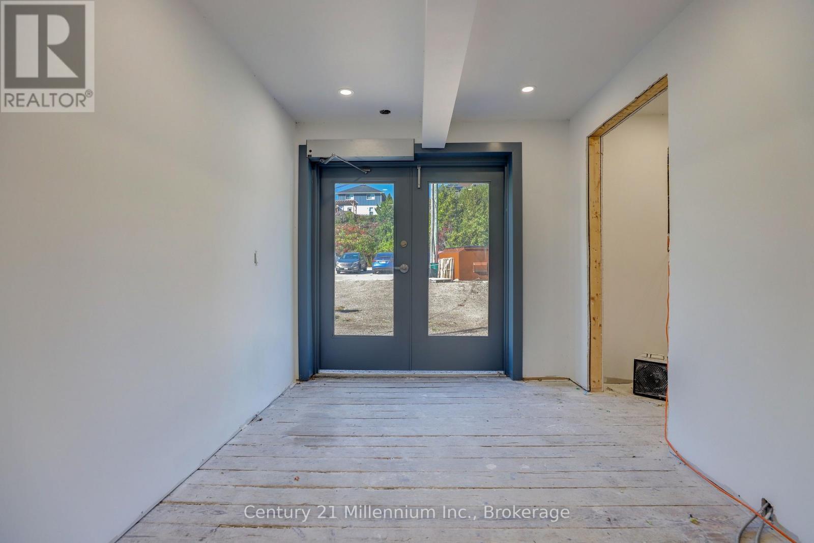 Unit A - 612 Berford Street, South Bruce Peninsula, Ontario  N0H 2T0 - Photo 2 - X12523694