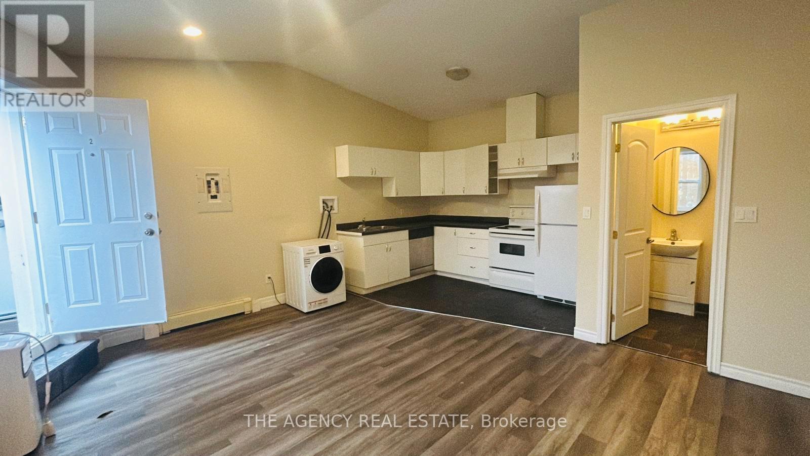 2 - 268 Talbot Street, St. Thomas, Ontario  N5P 1B4 - Photo 2 - X12523672