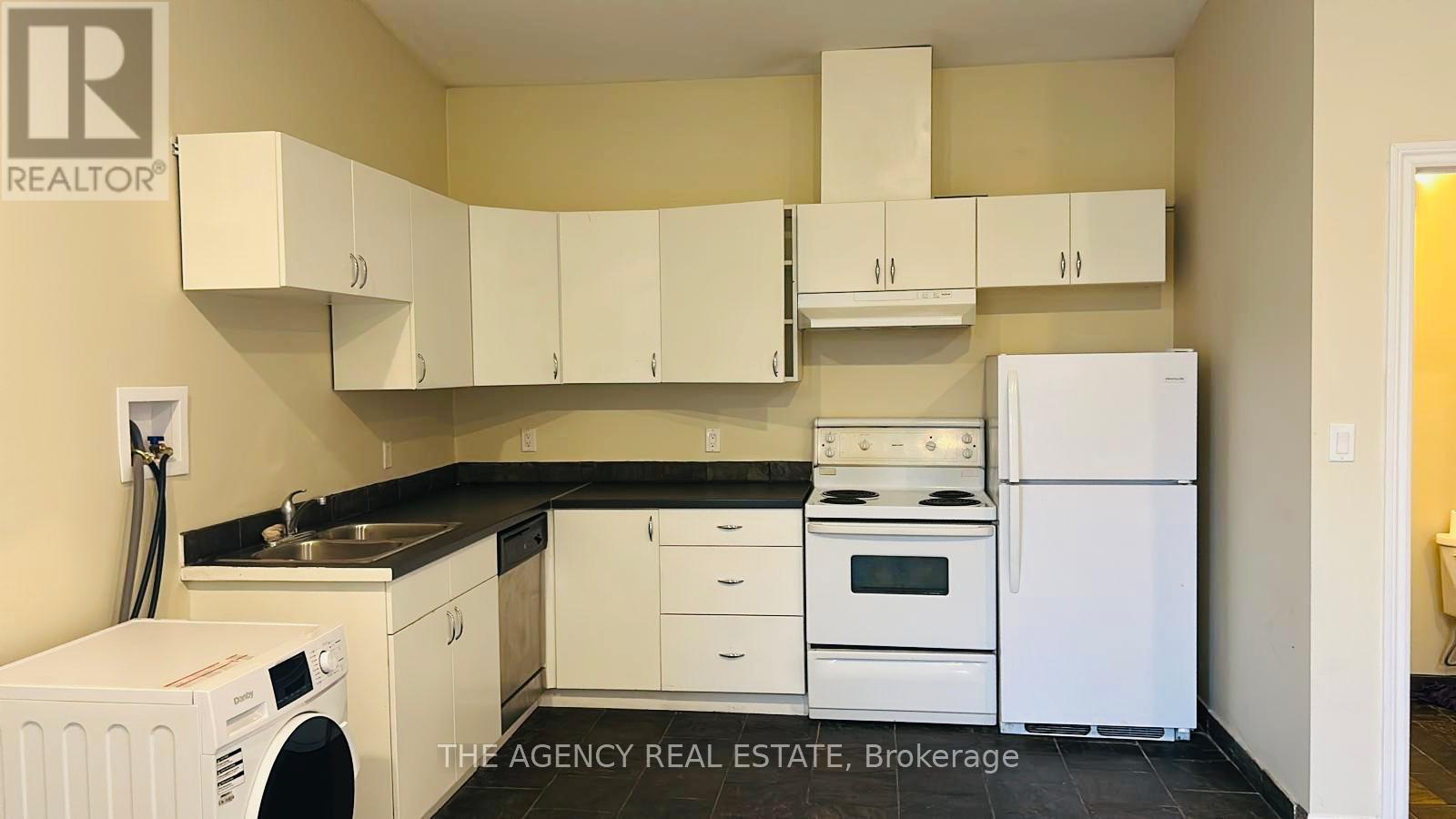 2 - 268 Talbot Street, St. Thomas, Ontario  N5P 1B4 - Photo 3 - X12523672