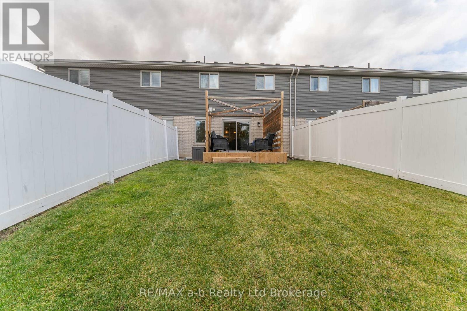 109 Denrich Avenue, Tillsonburg, Ontario  N4G 0H1 - Photo 31 - X12522410