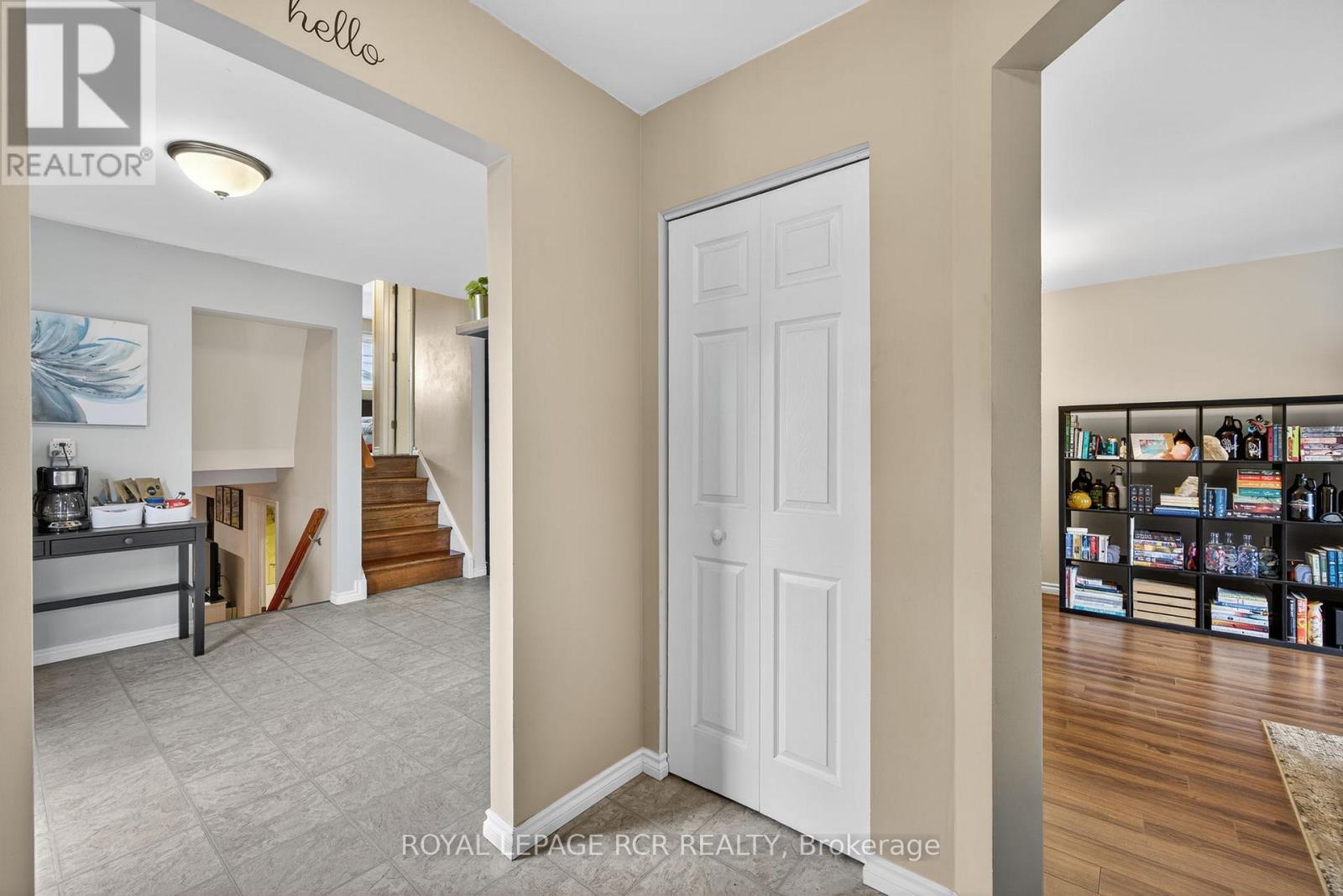 19 Alphonsus Court, New Tecumseth (Tottenham), Ontario  L0G 1W0 - Photo 4 - N12523536