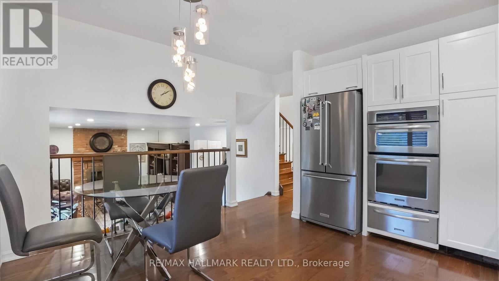 22 Avondale Crescent, Aurora, Ontario  L4G 3P6 - Photo 10 - N12523544