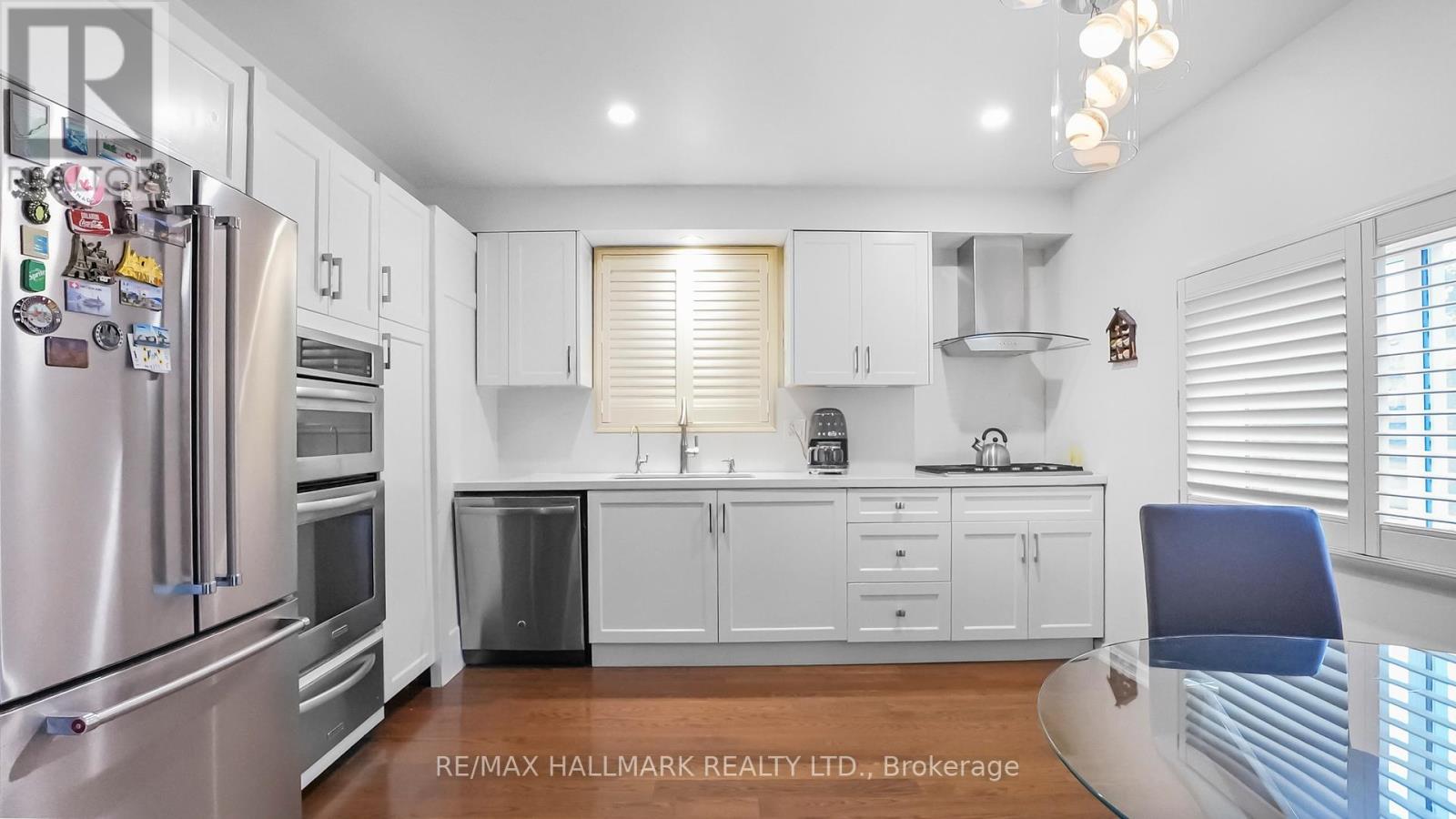 22 Avondale Crescent, Aurora, Ontario  L4G 3P6 - Photo 11 - N12523544