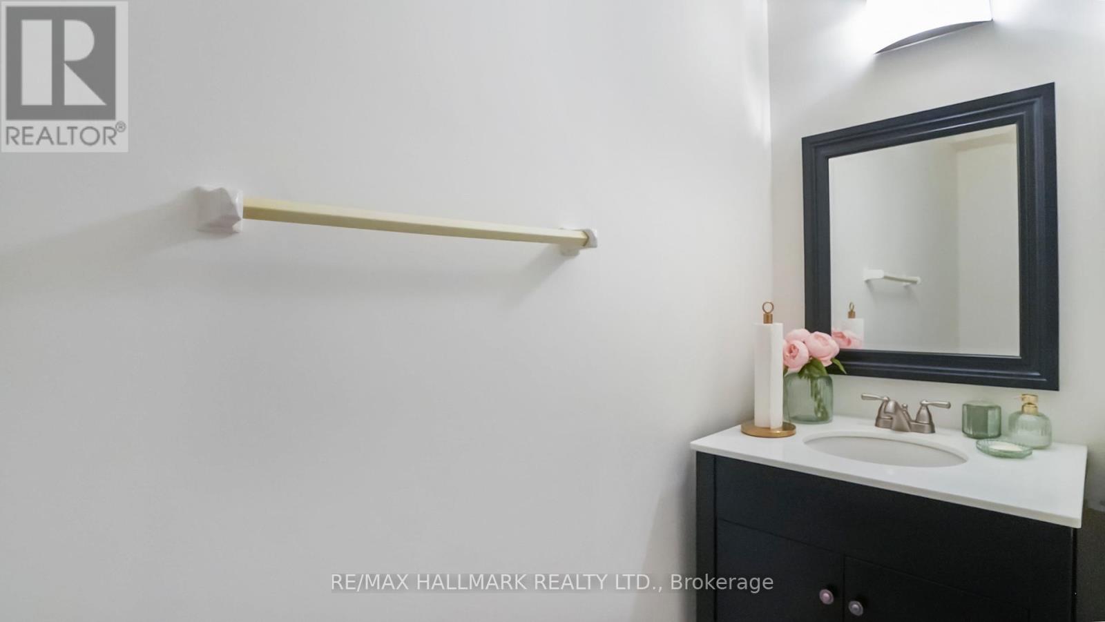 22 Avondale Crescent, Aurora, Ontario  L4G 3P6 - Photo 13 - N12523544