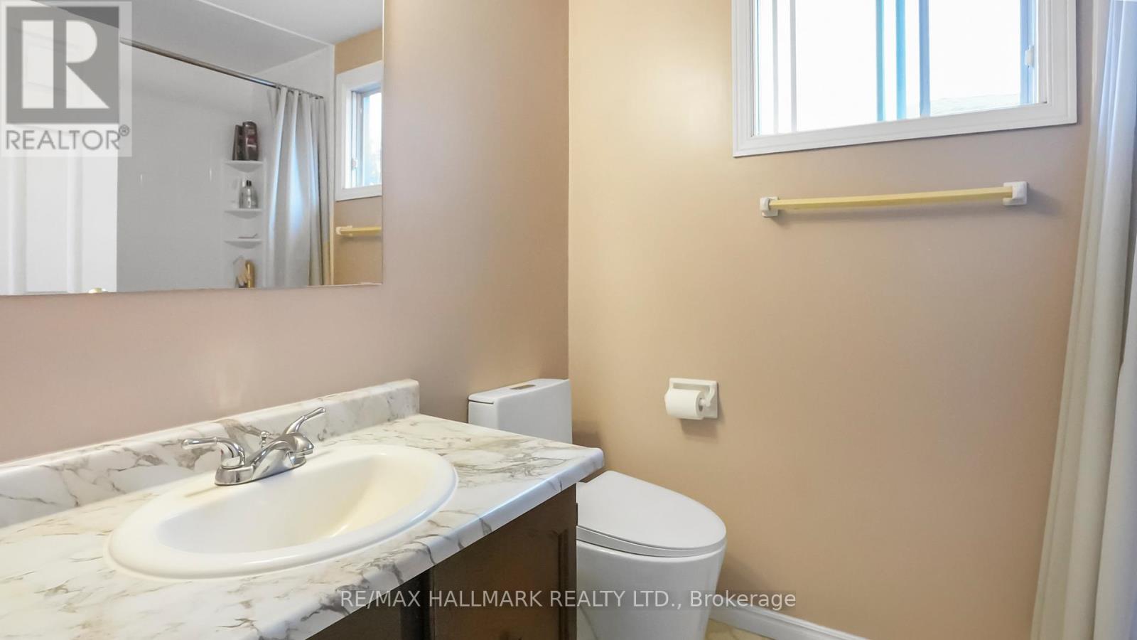 22 Avondale Crescent, Aurora, Ontario  L4G 3P6 - Photo 20 - N12523544