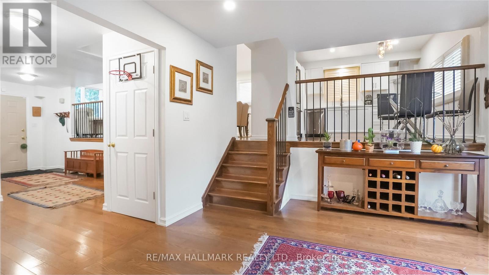 22 Avondale Crescent, Aurora, Ontario  L4G 3P6 - Photo 7 - N12523544