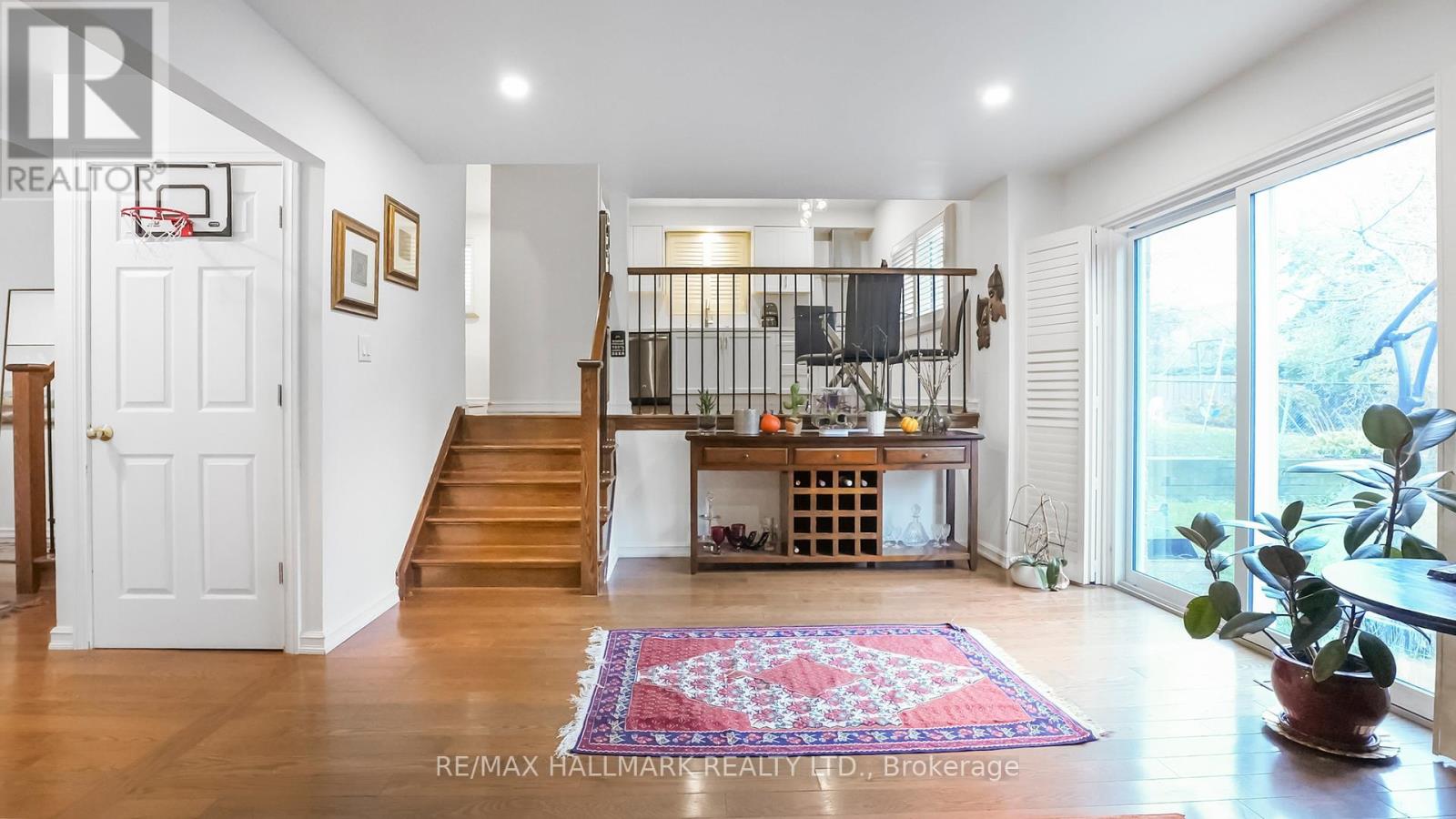 22 Avondale Crescent, Aurora, Ontario  L4G 3P6 - Photo 8 - N12523544