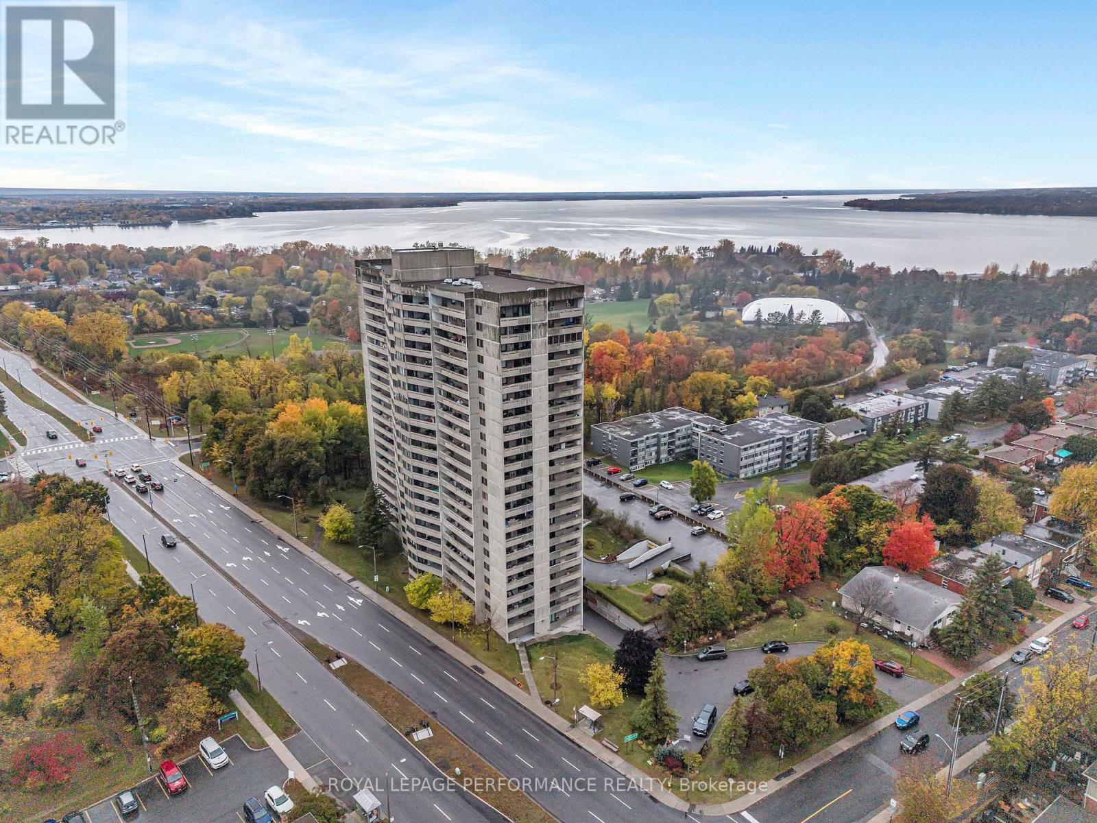 308 - 415 Greenview Avenue, Ottawa, Ontario K2B 8G5 - Photo 2 - X12523742