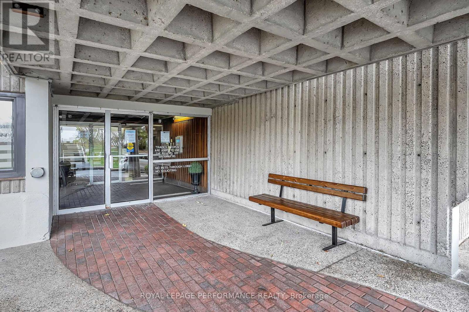 308 - 415 Greenview Avenue, Ottawa, Ontario K2B 8G5 - Photo 3 - X12523742