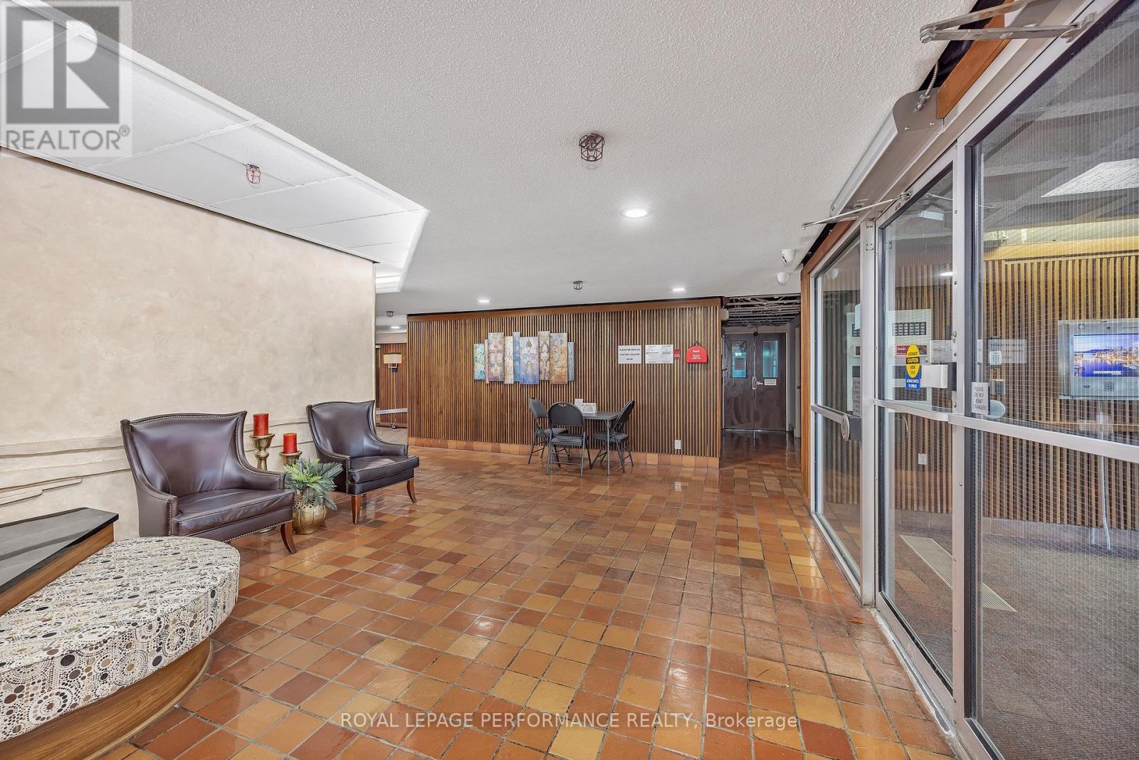 308 - 415 Greenview Avenue, Ottawa, Ontario K2B 8G5 - Photo 4 - X12523742