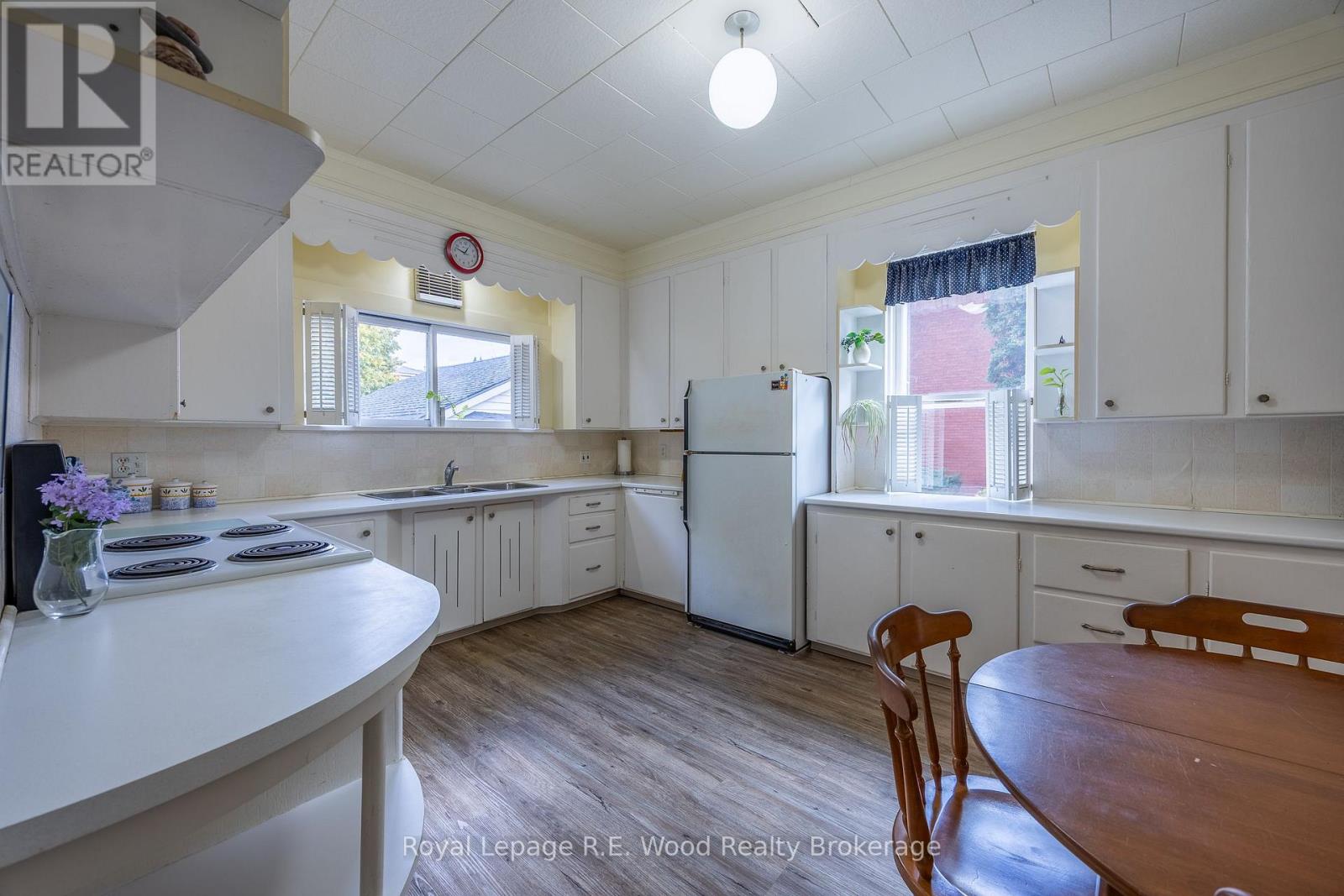 48 Lisgar Avenue, Tillsonburg, Ontario  N4G 3K8 - Photo 12 - X12523690