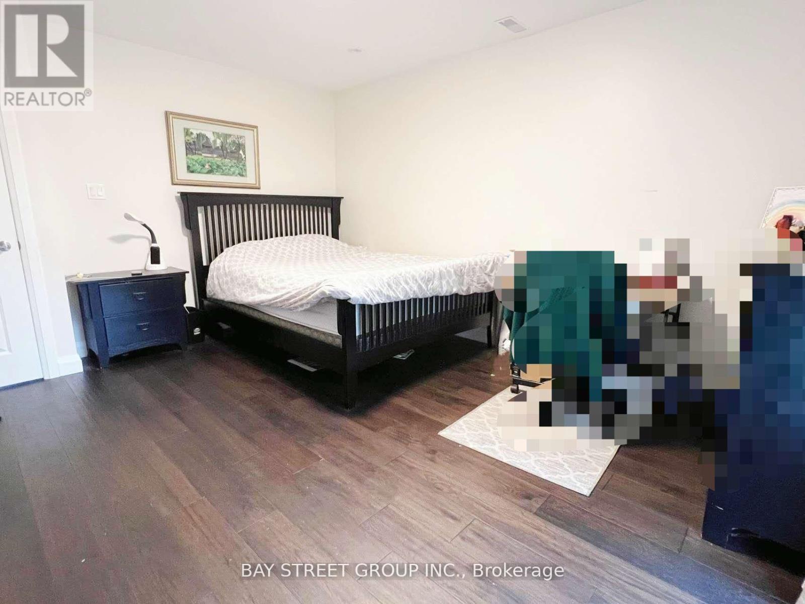 Upper - 16 Enfield Avenue, Toronto (Alderwood), Ontario  M8W 1T8 - Photo 10 - W12523466