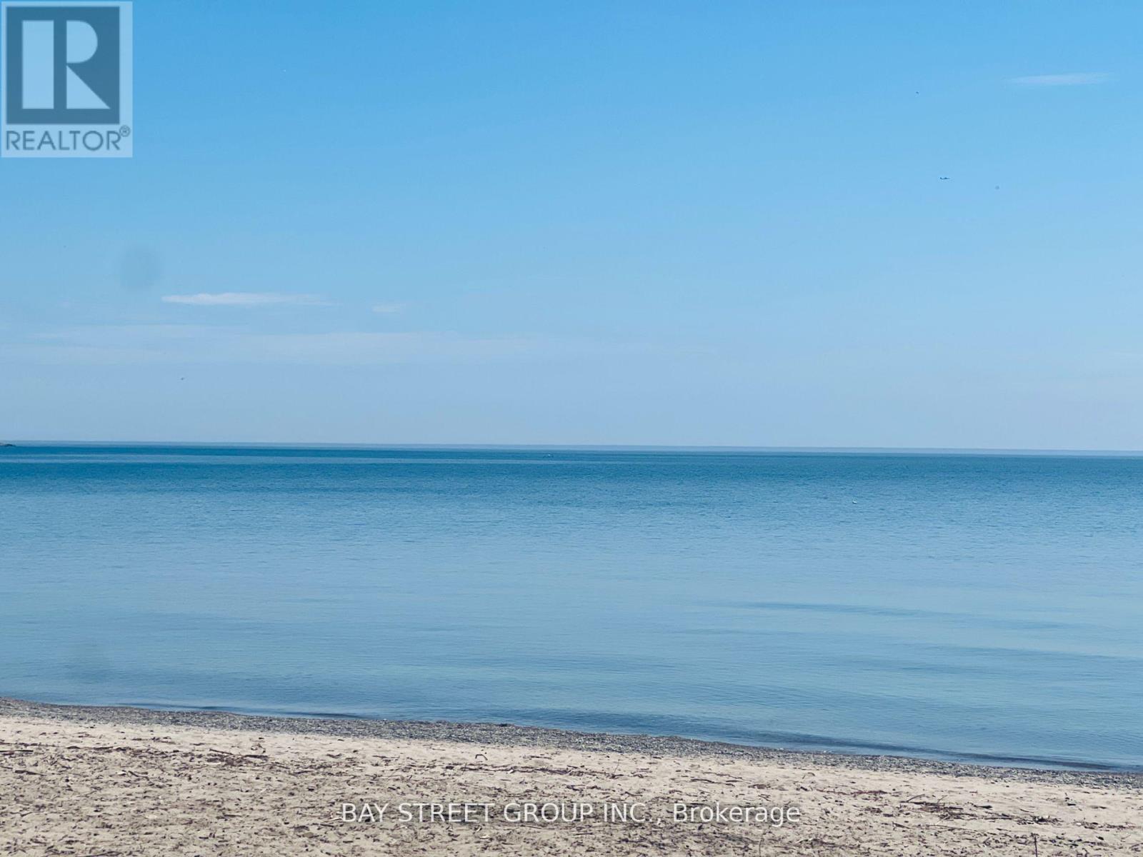 Upper - 16 Enfield Avenue, Toronto (Alderwood), Ontario  M8W 1T8 - Photo 22 - W12523466