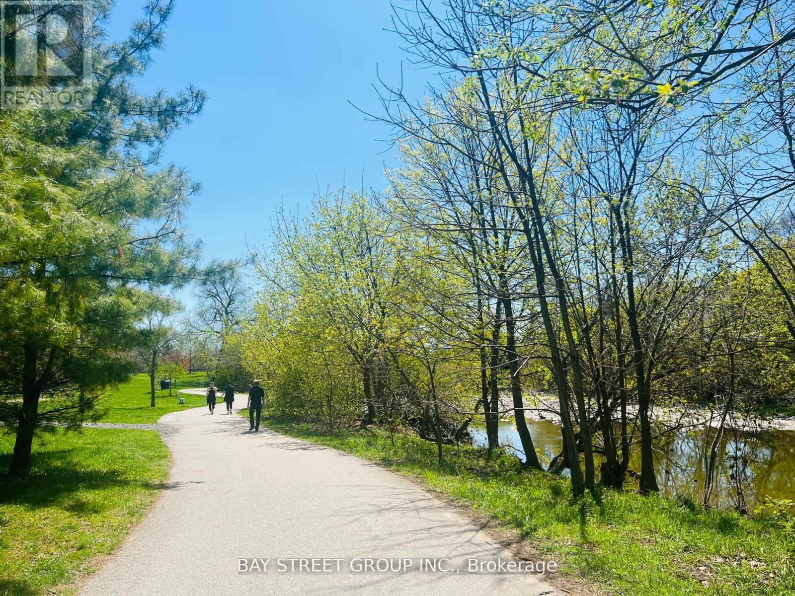 Upper - 16 Enfield Avenue, Toronto (Alderwood), Ontario  M8W 1T8 - Photo 26 - W12523466