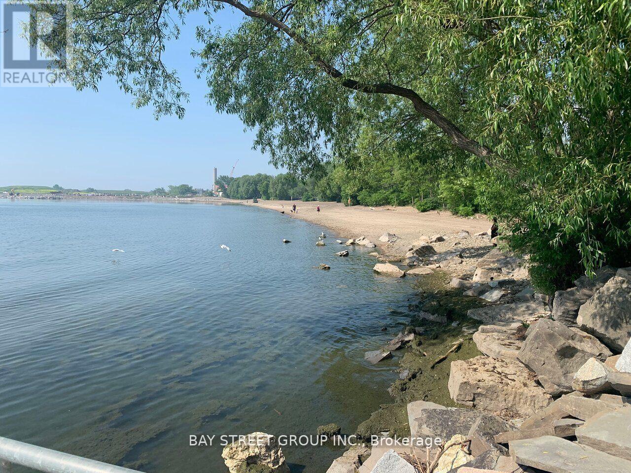 Upper - 16 Enfield Avenue, Toronto (Alderwood), Ontario  M8W 1T8 - Photo 27 - W12523466