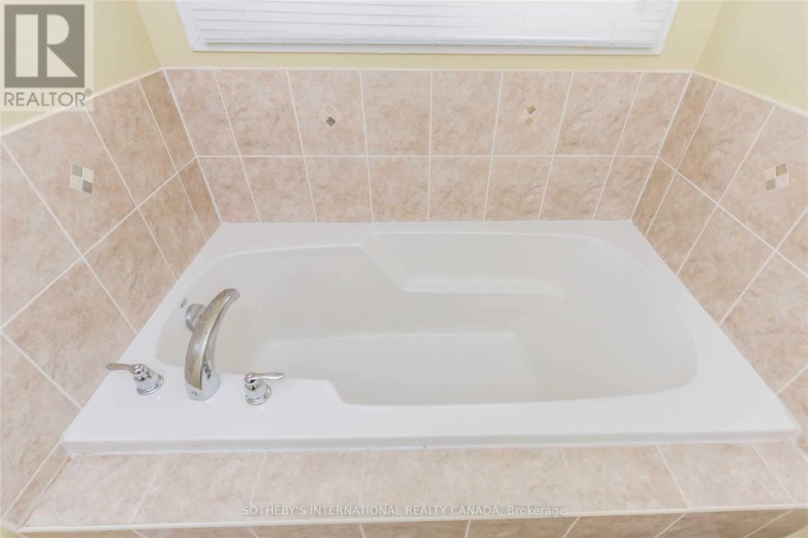 20 Tanasi Road, Brampton, Ontario  L6X 0K4 - Photo 24 - W12523496