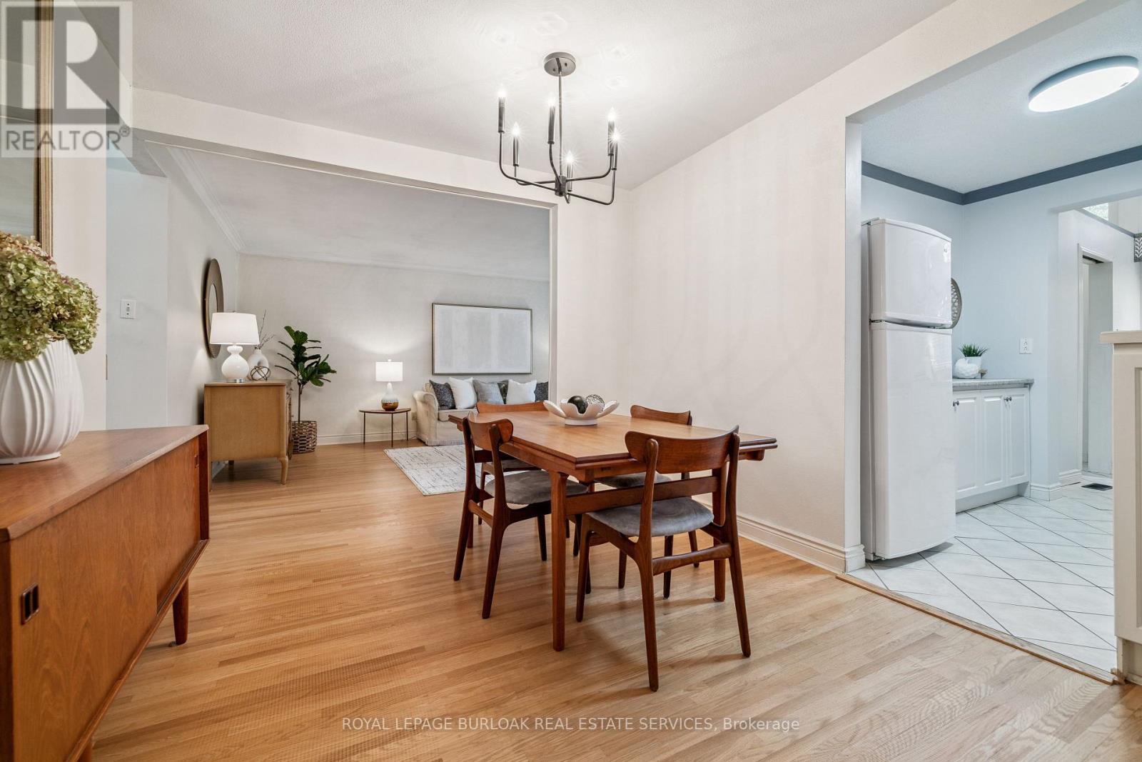 532 Elwood Road, Burlington, Ontario  L7M 3C7 - Photo 11 - W12523538