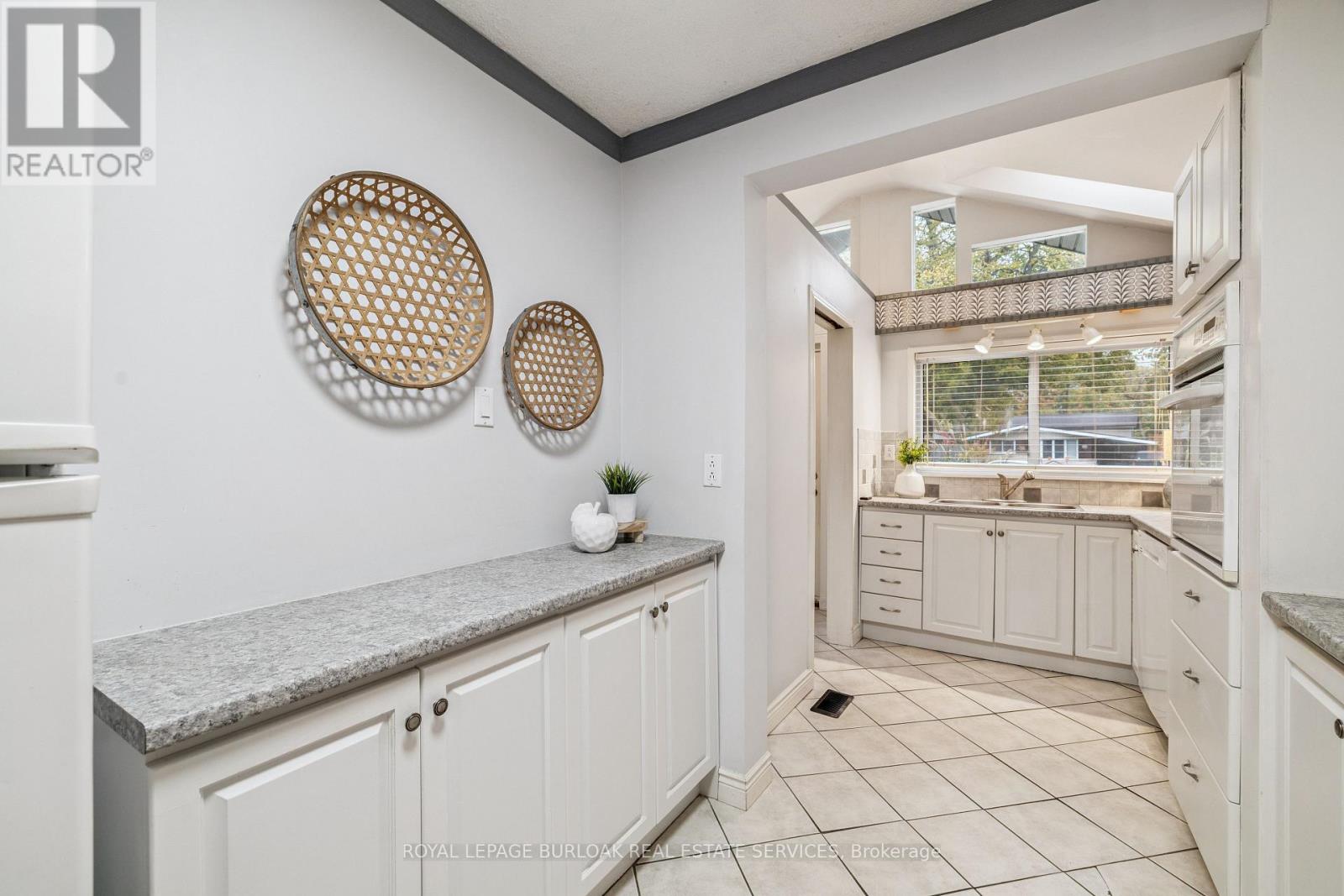 532 Elwood Road, Burlington, Ontario  L7M 3C7 - Photo 14 - W12523538