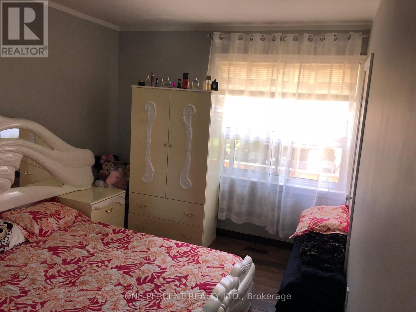 3417 Palgrave Road, Mississauga, Ontario L5B 1V9 - Photo 6 - W12523588