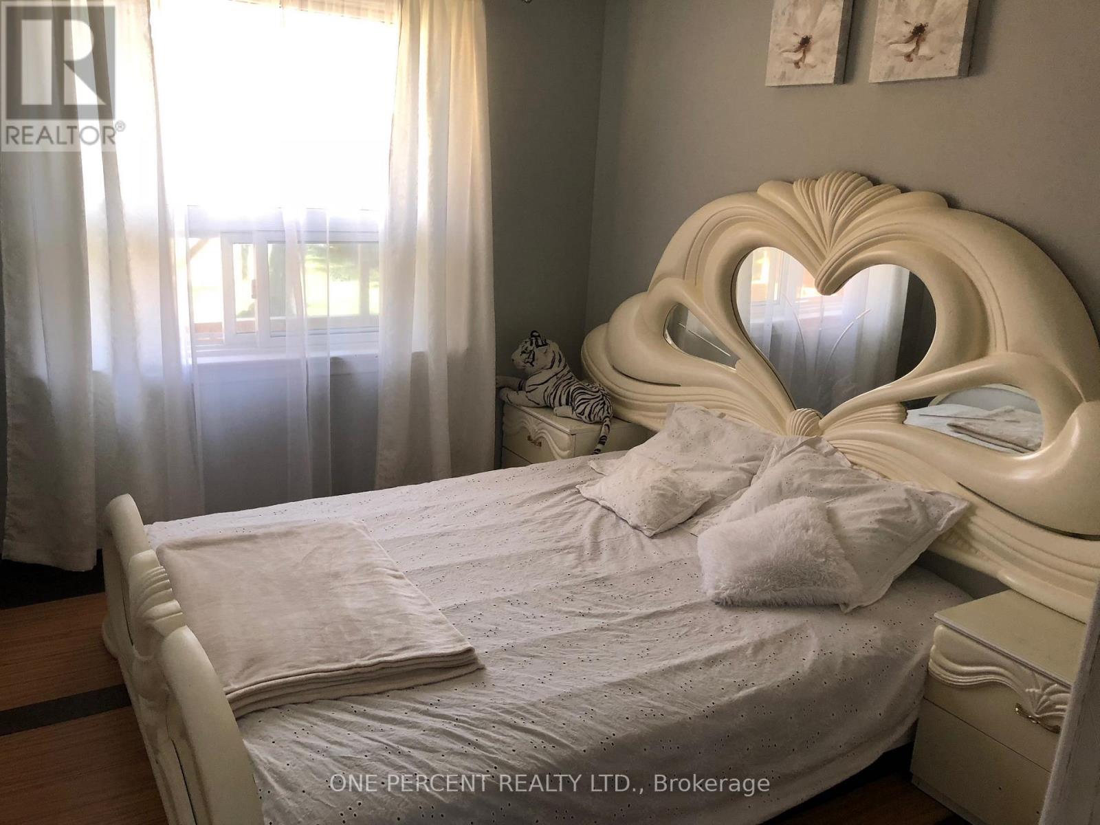 3417 Palgrave Road, Mississauga, Ontario L5B 1V9 - Photo 7 - W12523588