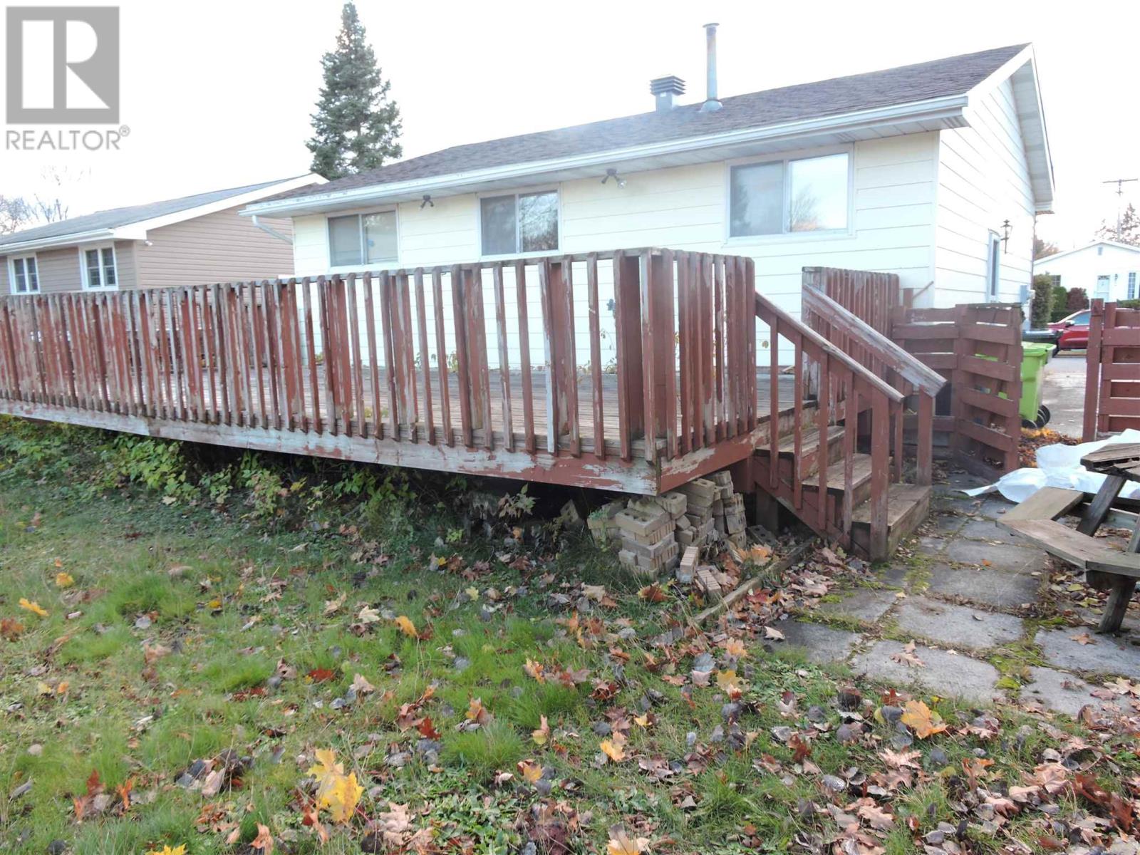 63 Dauphin Dr, Sault Se. Marie, Ontario P6A 5E9 - Photo 18 - SM253204