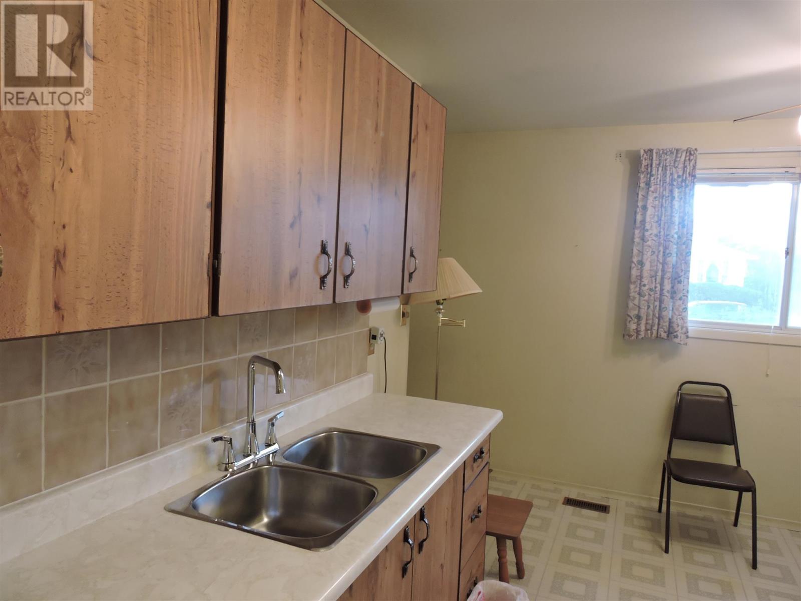 63 Dauphin Dr, Sault Se. Marie, Ontario P6A 5E9 - Photo 2 - SM253204