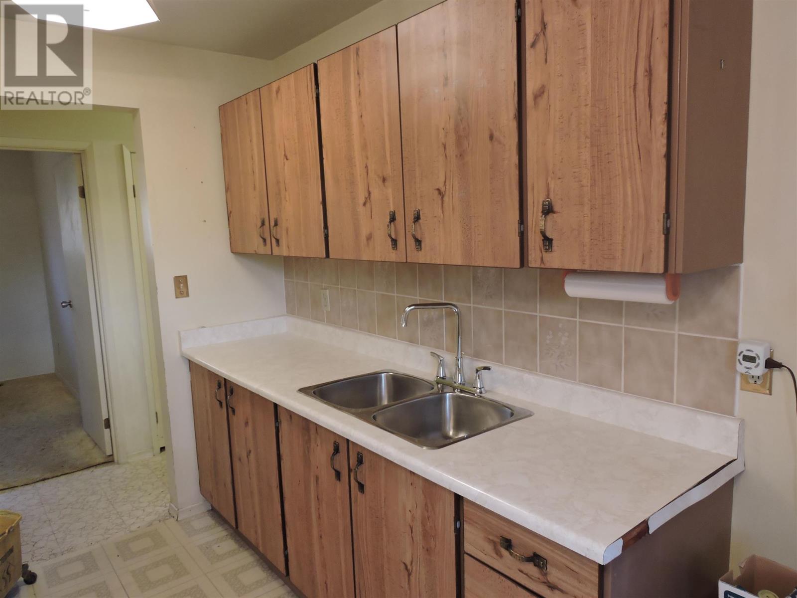 63 Dauphin Dr, Sault Se. Marie, Ontario P6A 5E9 - Photo 3 - SM253204