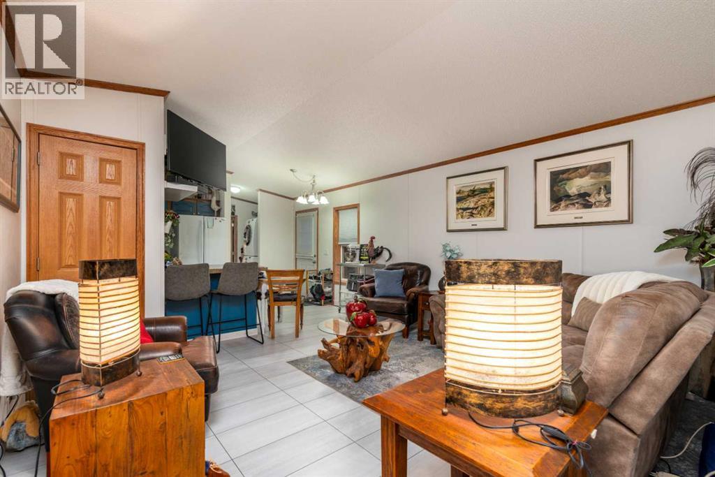 207 2 Street E, Lashburn, Saskatchewan  S0M 1H0 - Photo 2 - A2269067