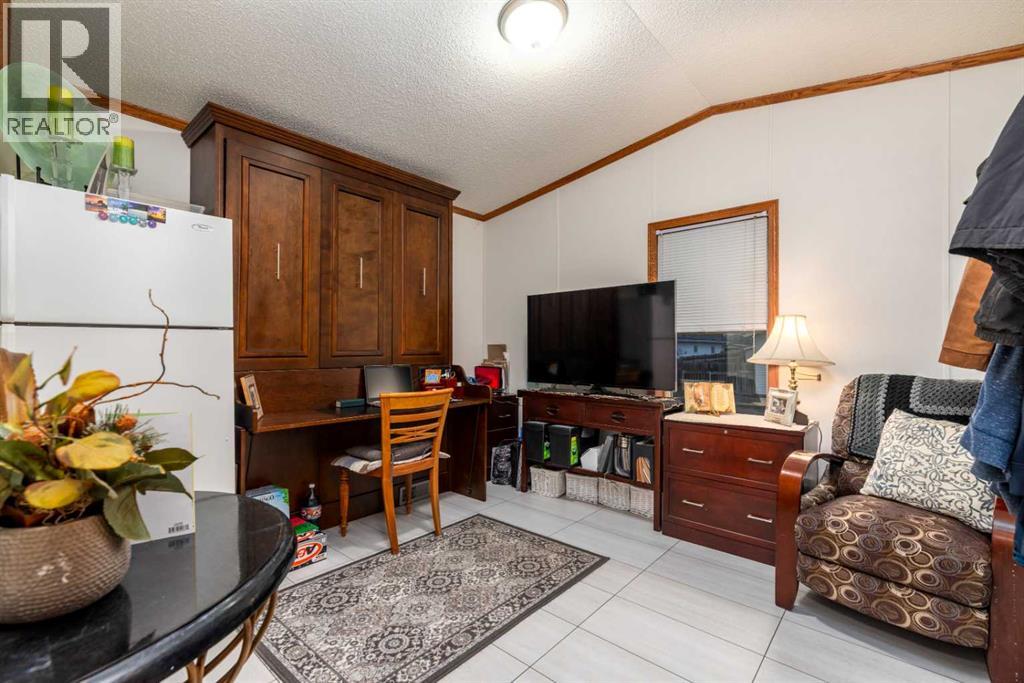 207 2 Street E, Lashburn, Saskatchewan  S0M 1H0 - Photo 11 - A2269067