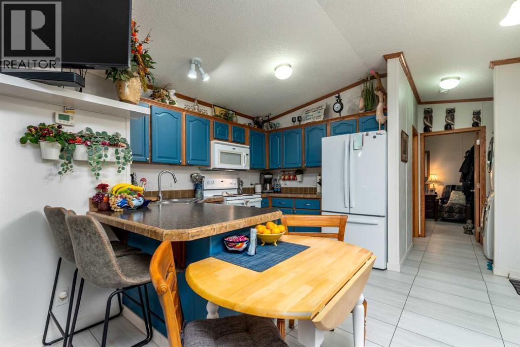 207 2 Street E, Lashburn, Saskatchewan  S0M 1H0 - Photo 5 - A2269067