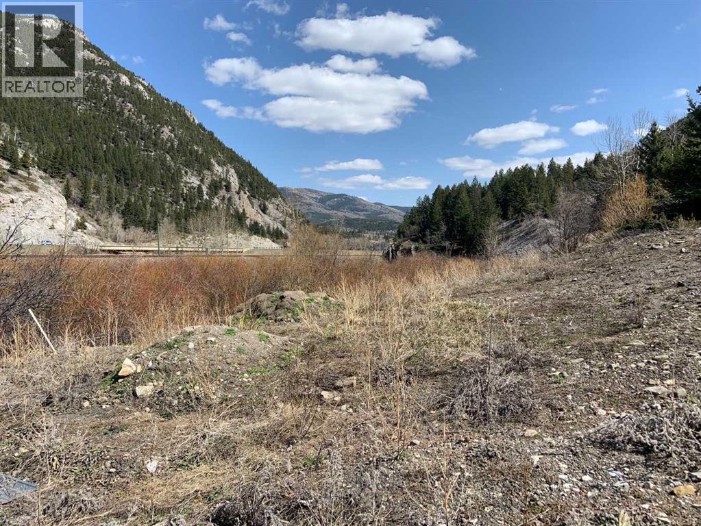 13537 19 Avenue, Blairmore, Alberta  T0K 0E0 - Photo 4 - A2193202