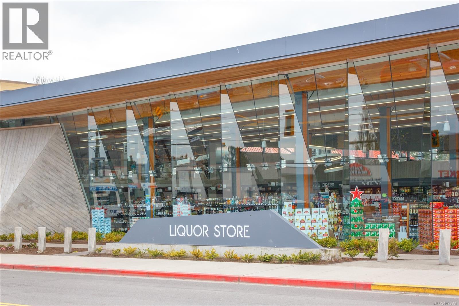 621 Constance Ave, Esquimalt, British Columbia  V9A 6N8 - Photo 5 - 1020081