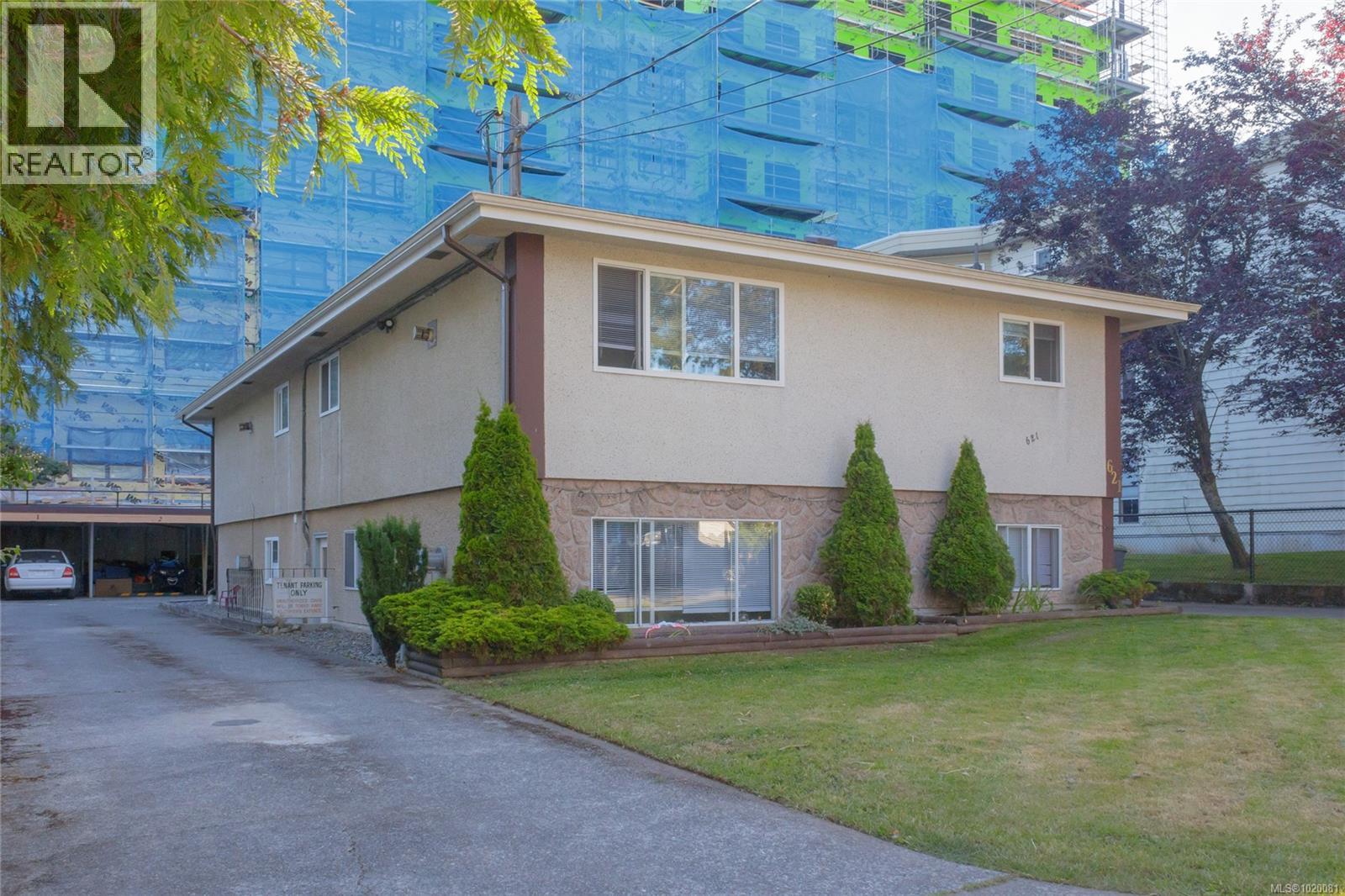 621 Constance Ave, Esquimalt, British Columbia  V9A 6N8 - Photo 3 - 1020081