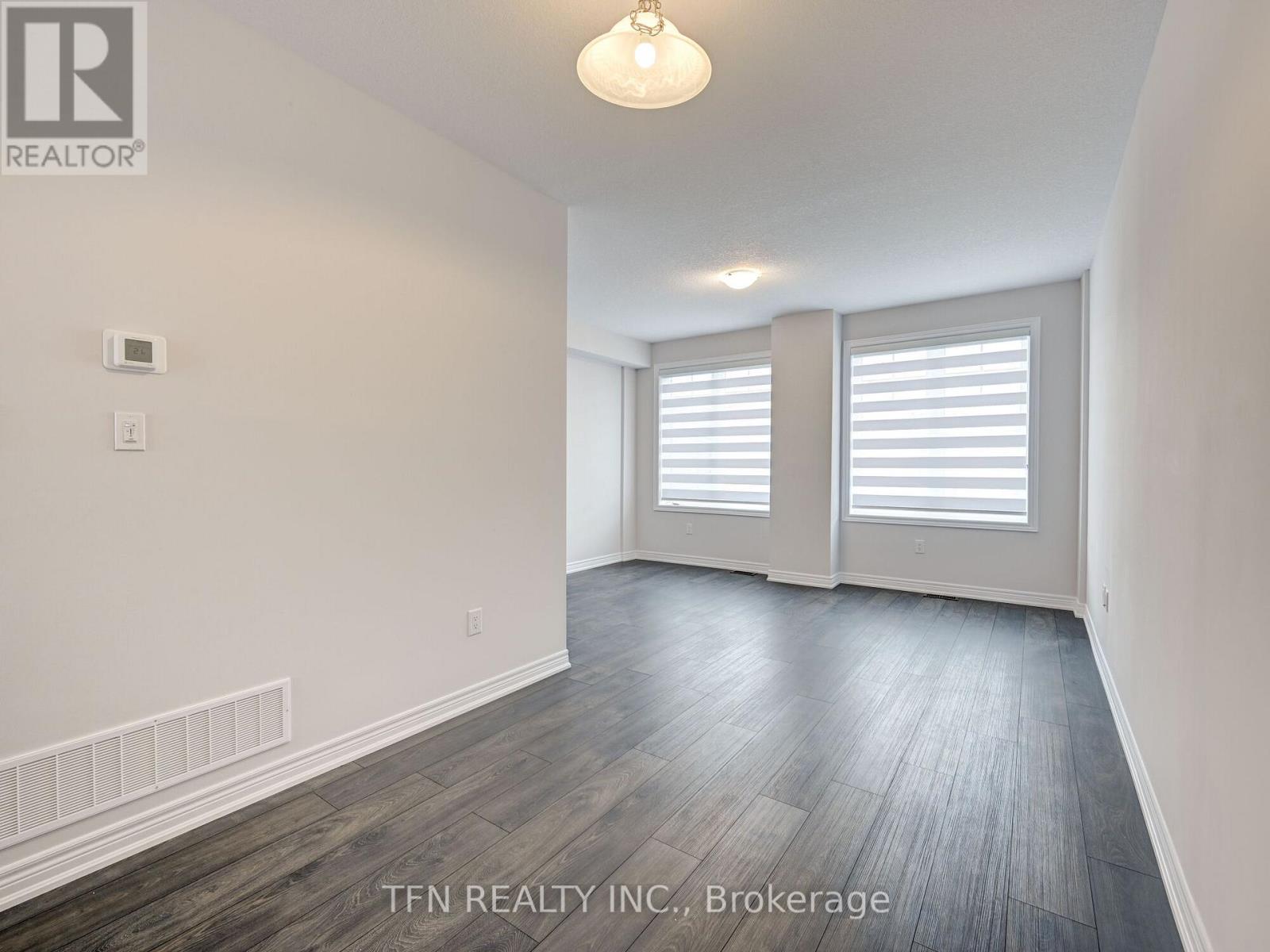 9 - 10 Birmingham Drive, Cambridge, Ontario  N1R 0C6 - Photo 10 - X12523474