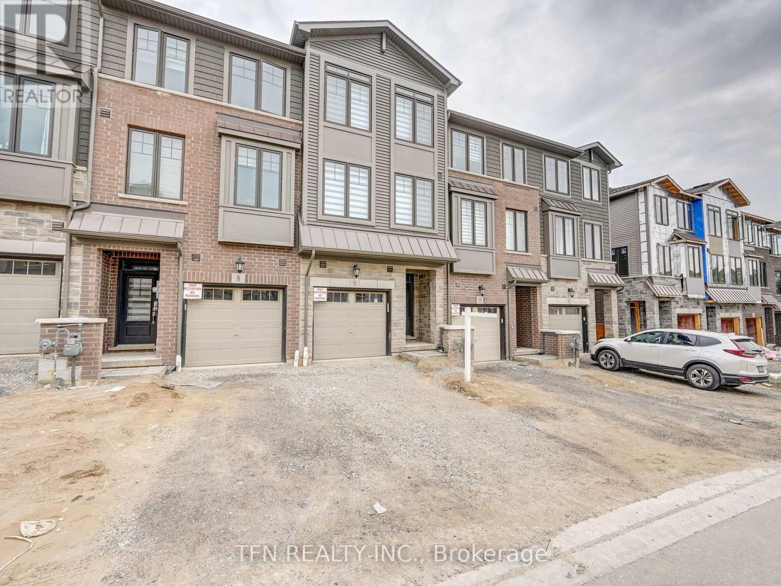 9 - 10 Birmingham Drive, Cambridge, Ontario  N1R 0C6 - Photo 2 - X12523474