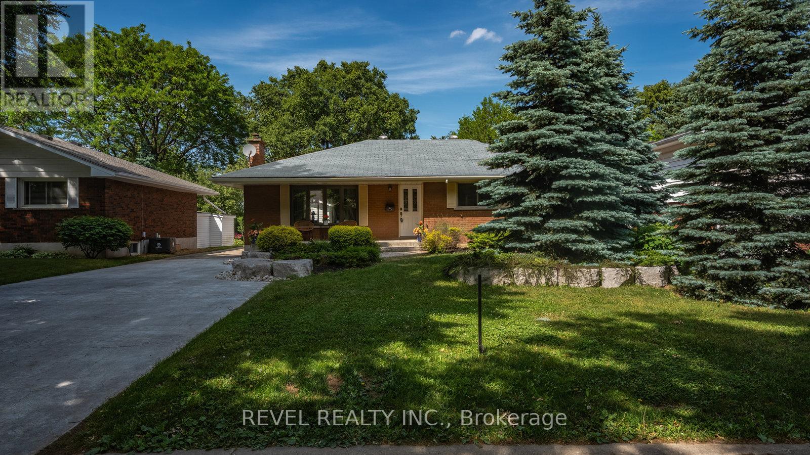 75 Pusey Boulevard, Brantford, Ontario  N3R 2S4 - Photo 2 - X12523506