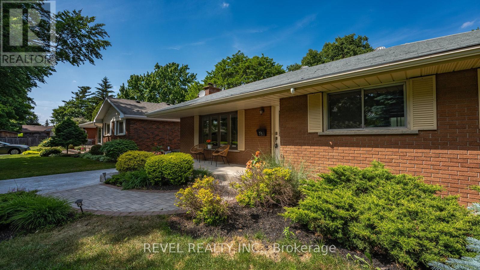 75 Pusey Boulevard, Brantford, Ontario  N3R 2S4 - Photo 3 - X12523506