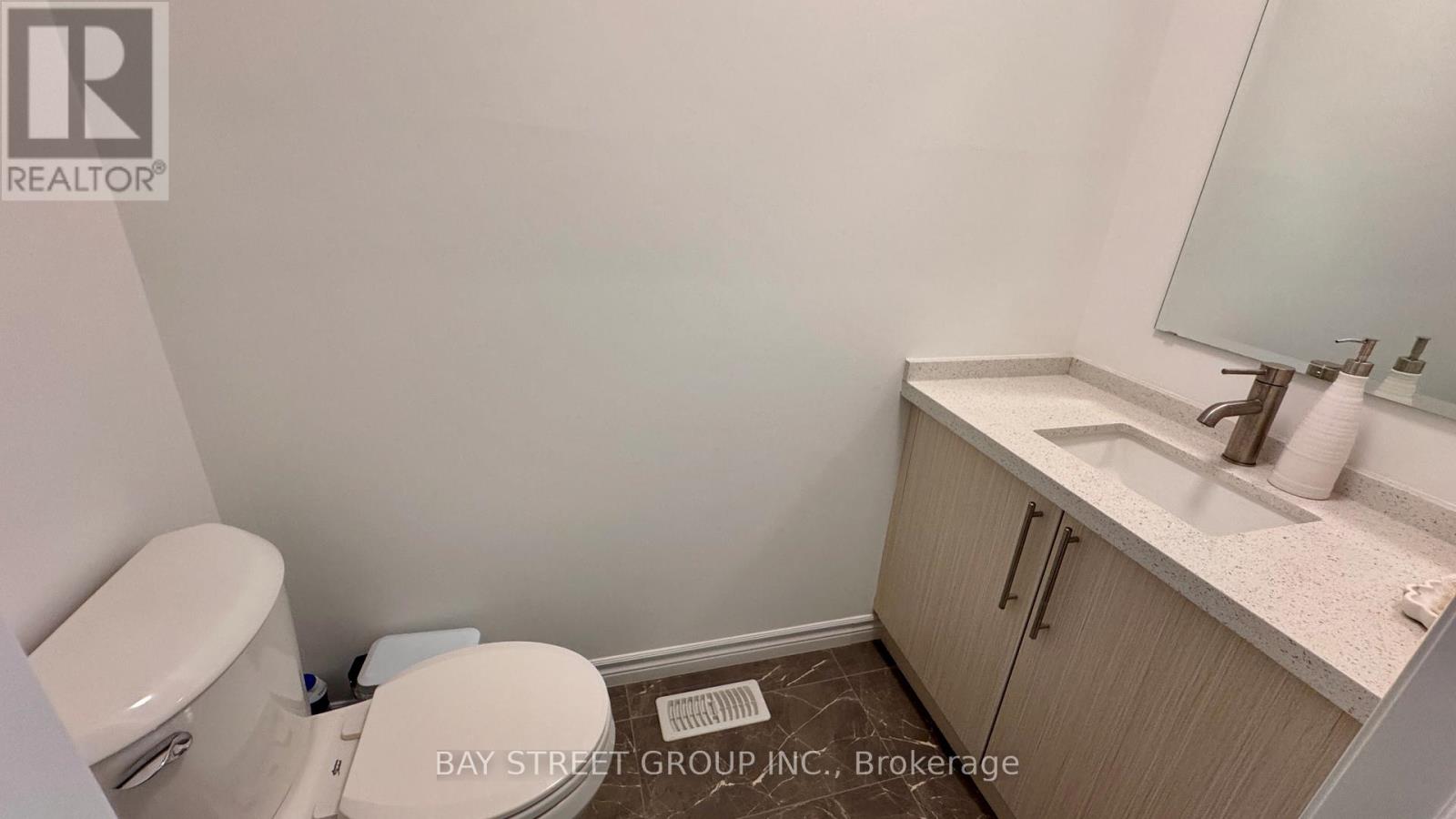 5921 Bentley Common, Niagara Falls, Ontario  L2G 3T6 - Photo 14 - X12523568