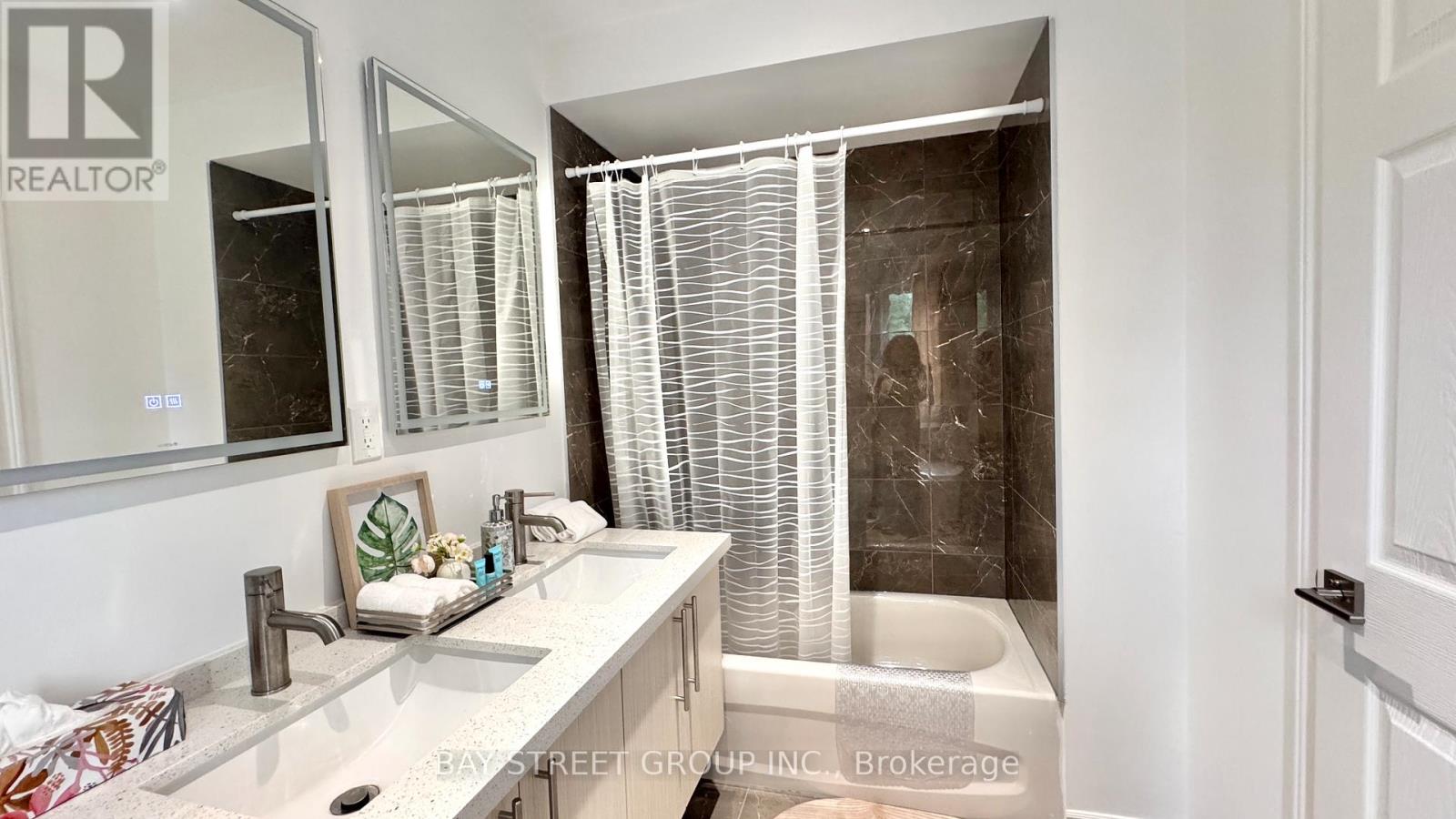 5921 Bentley Common, Niagara Falls, Ontario  L2G 3T6 - Photo 27 - X12523568