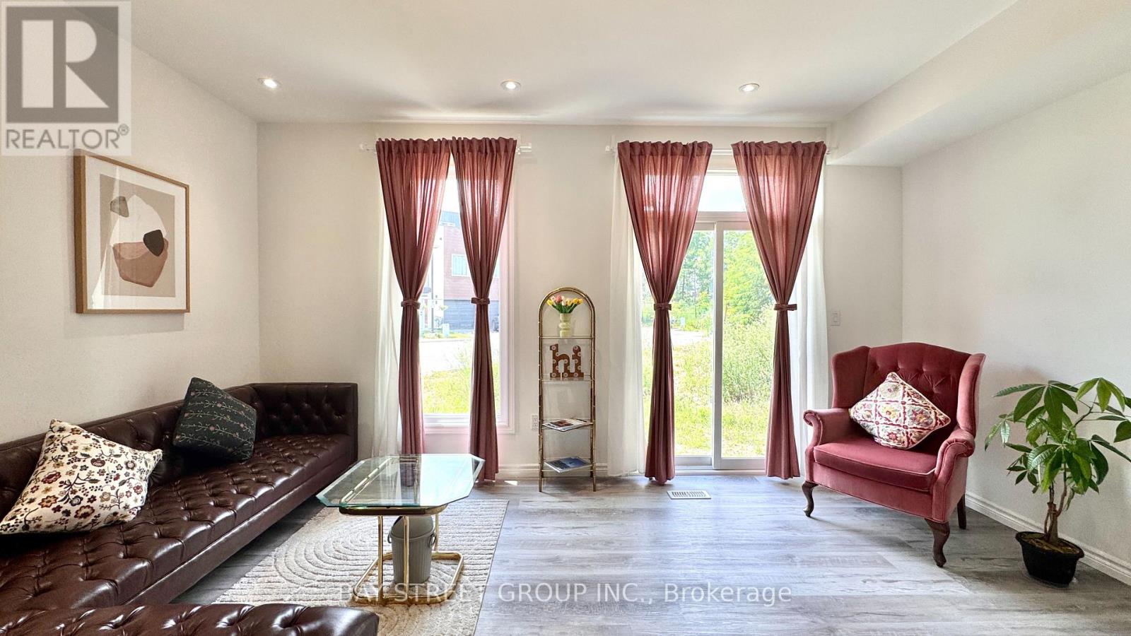 5921 Bentley Common, Niagara Falls, Ontario  L2G 3T6 - Photo 4 - X12523568