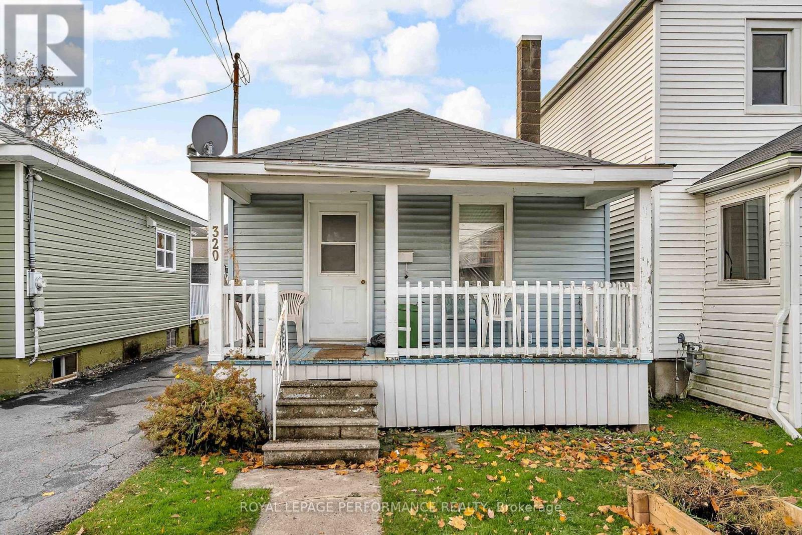 320 St Felix Street, Cornwall, Ontario K6H 5A6 - Photo 2 - X12523806