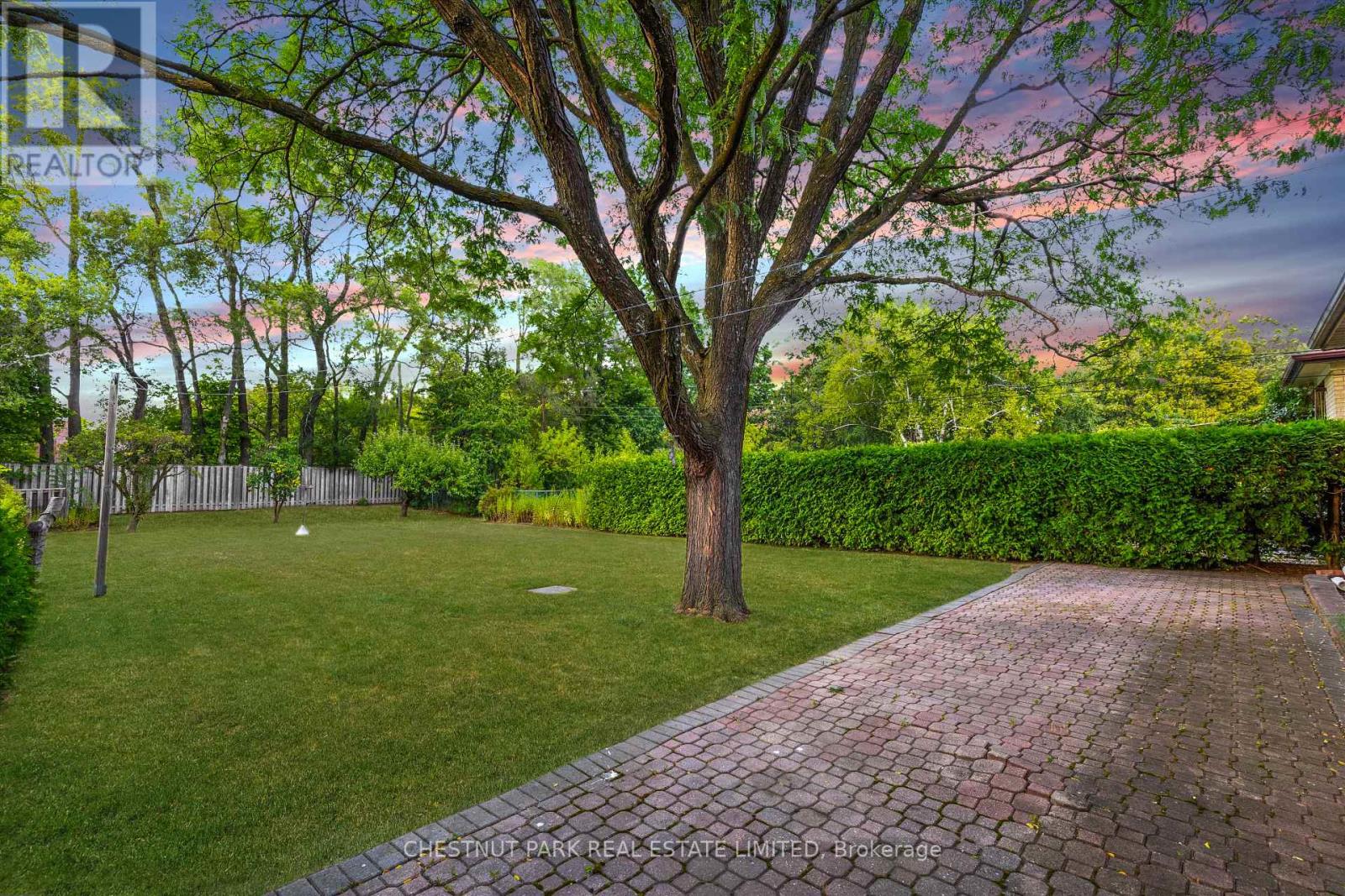 16 Everingham Court, Toronto, Ontario  M2M 2J5 - Photo 5 - C12523652