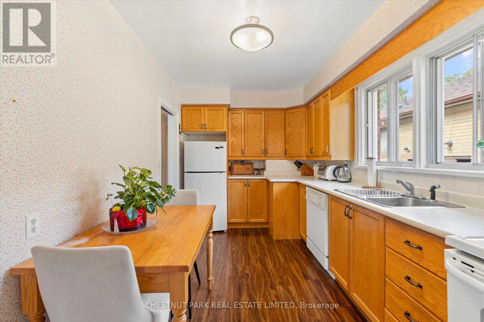 16 Everingham Court, Toronto, Ontario  M2M 2J5 - Photo 9 - C12523652